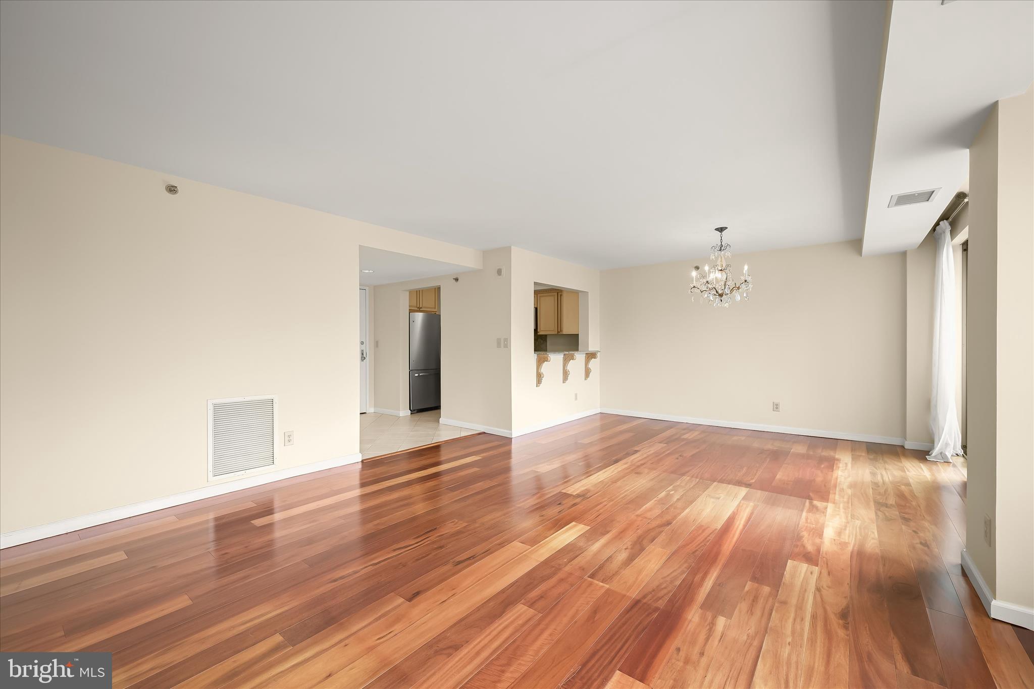 WHITLEY PARK CONDOMINIUM - Residential