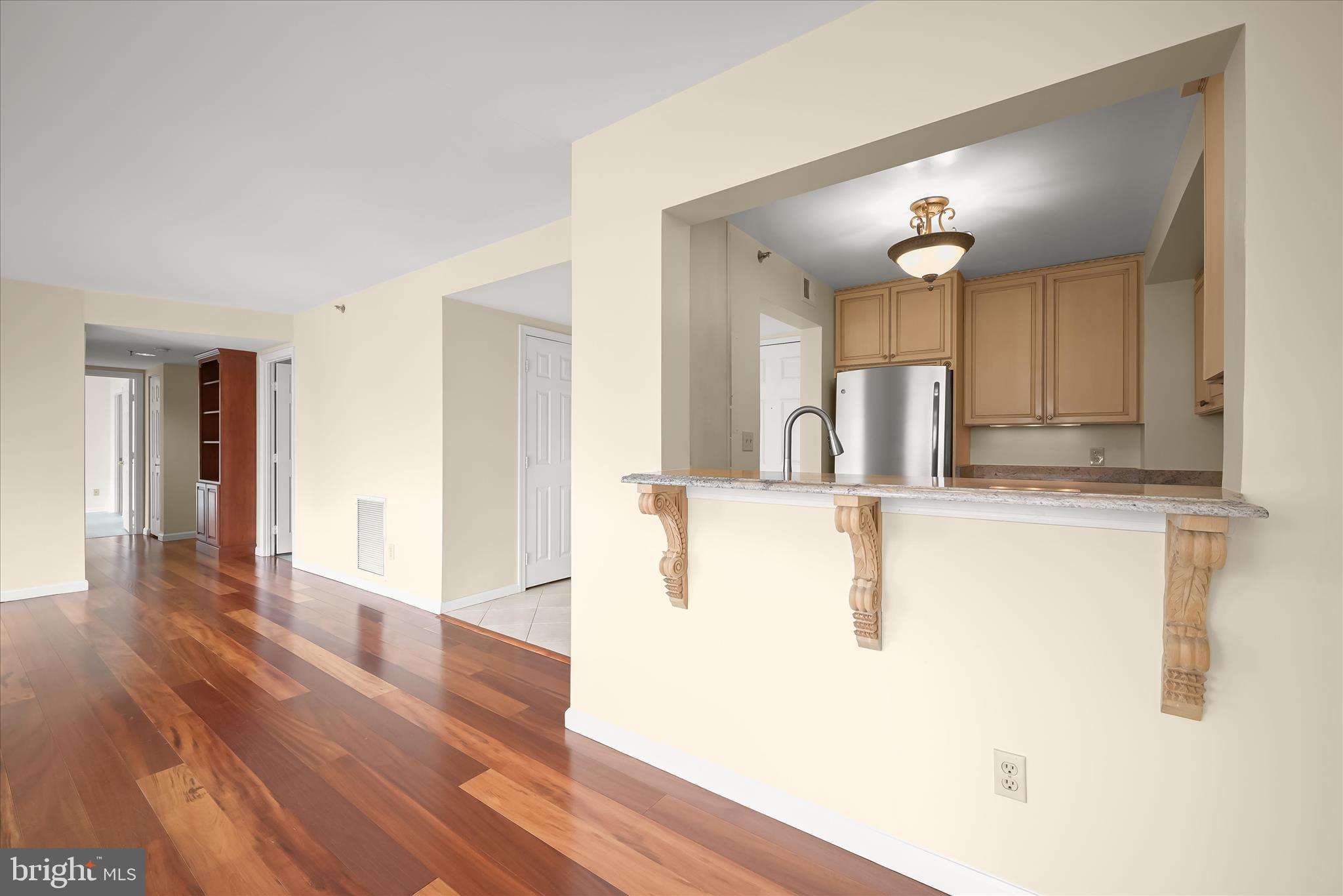 WHITLEY PARK CONDOMINIUM - Residential