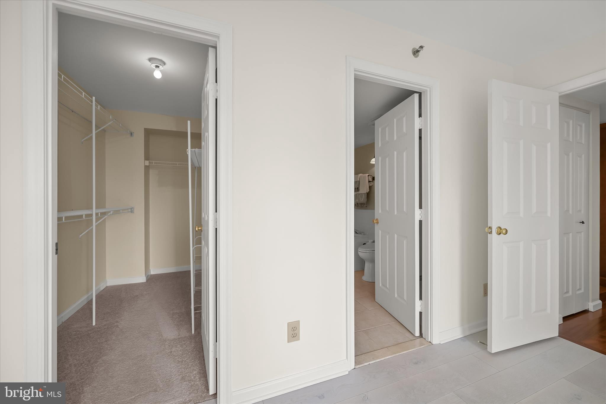 WHITLEY PARK CONDOMINIUM - Residential