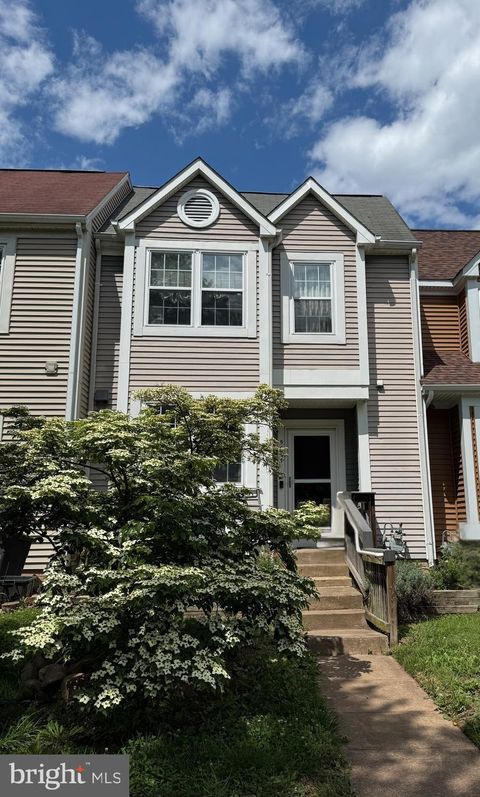 5653 THORNDYKE COURT CENTREVILLE VA 20120
