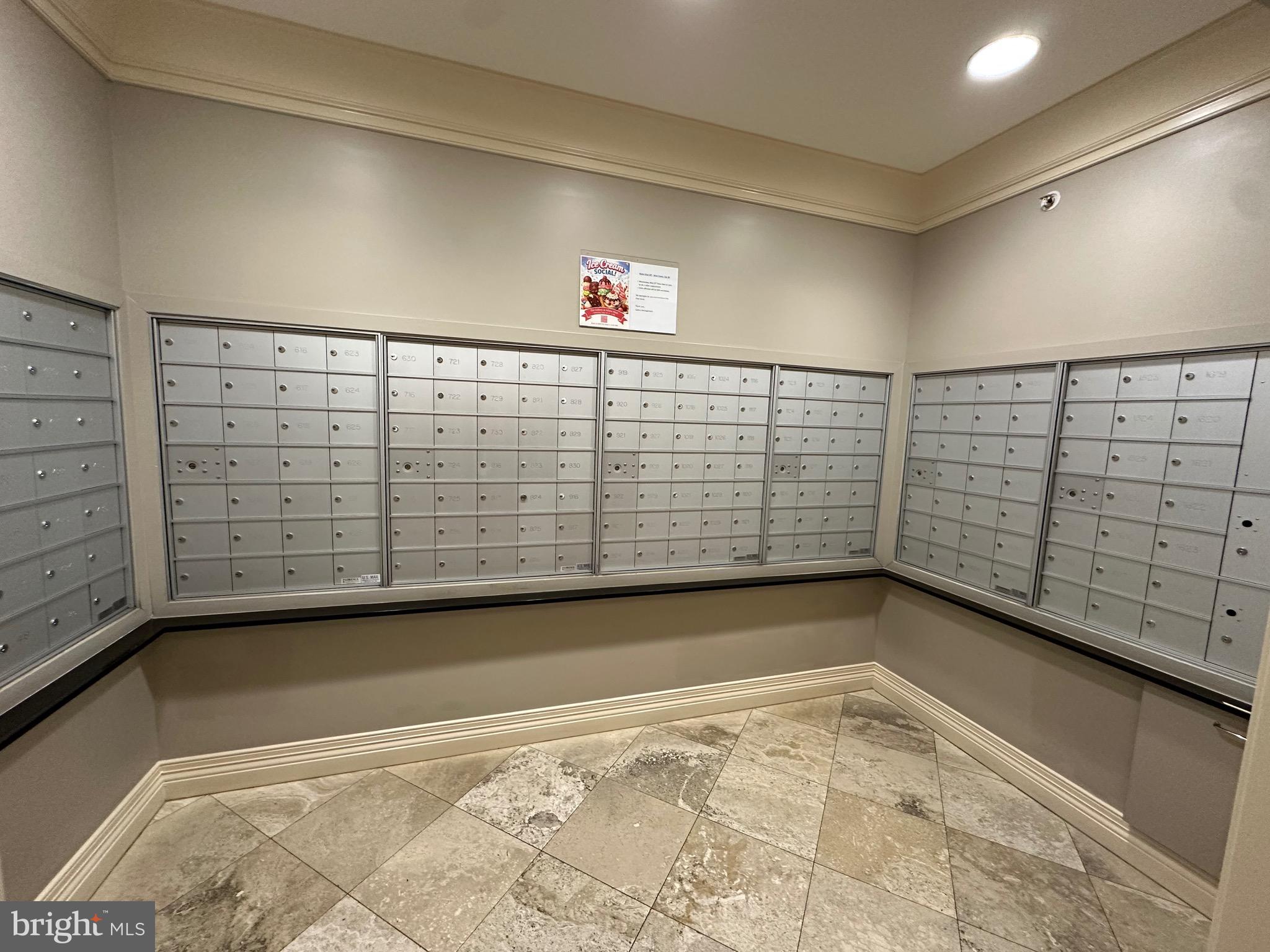 GALLERY AT WHITE FLINT - Residential