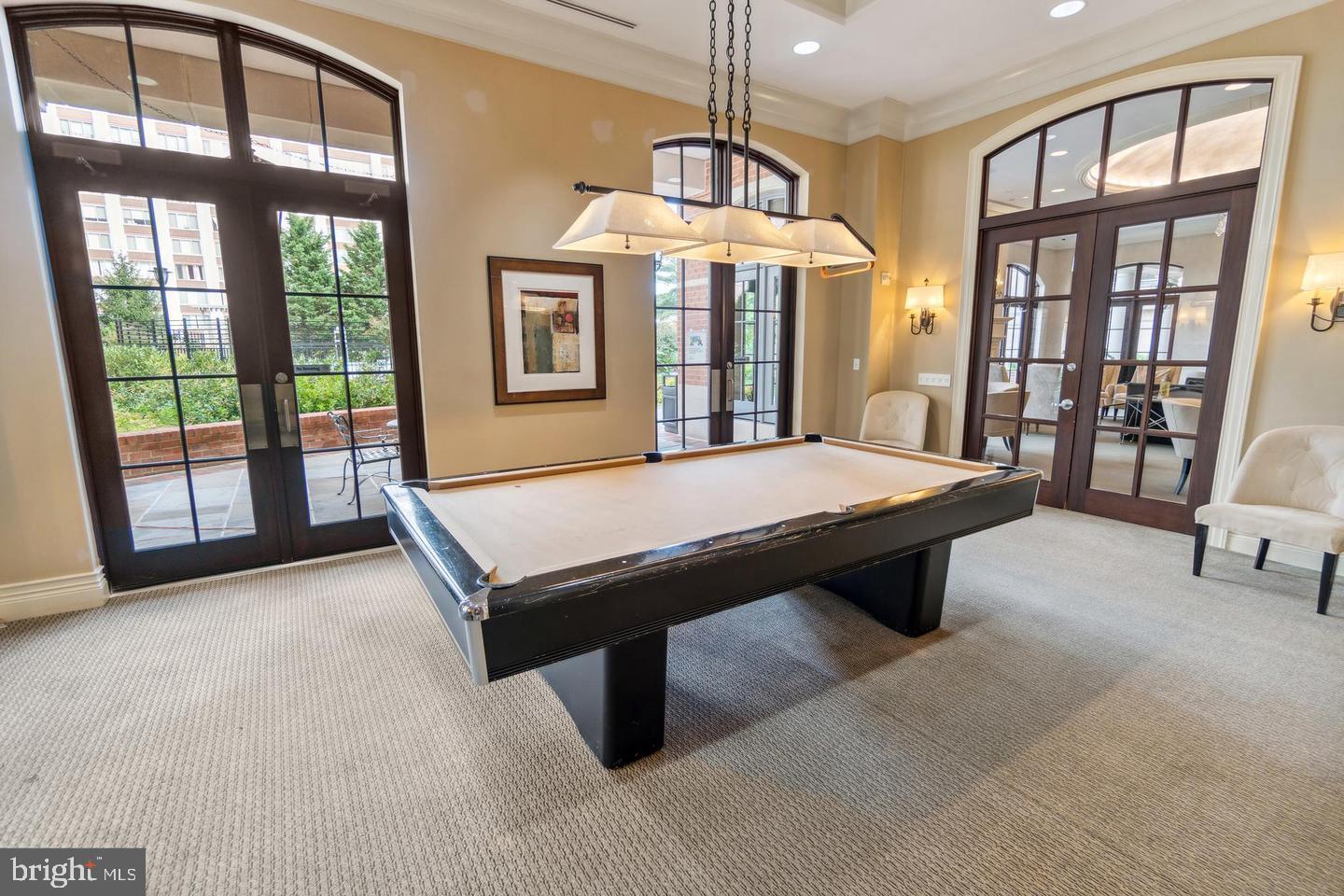 GALLERY AT WHITE FLINT - Residential