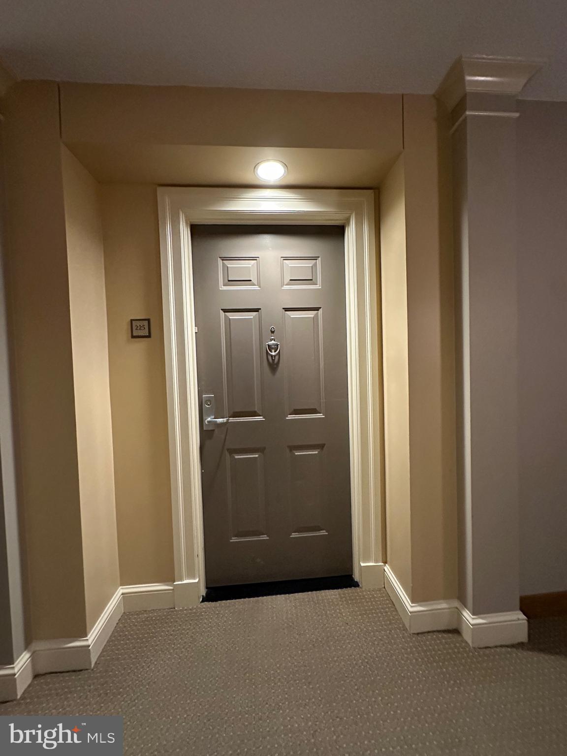 GALLERY AT WHITE FLINT - Residential