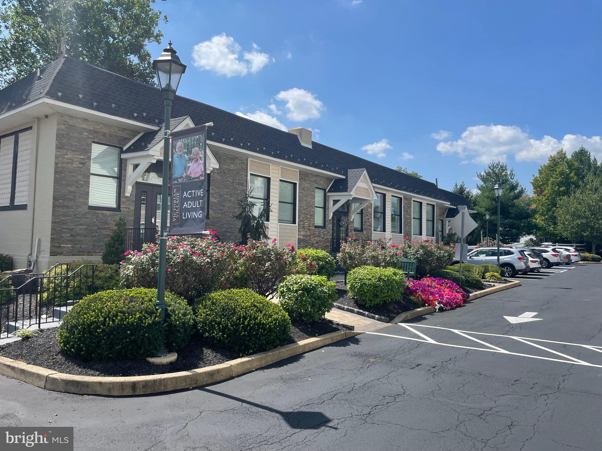 VICTORIAN VILLAGE - Residential Lease