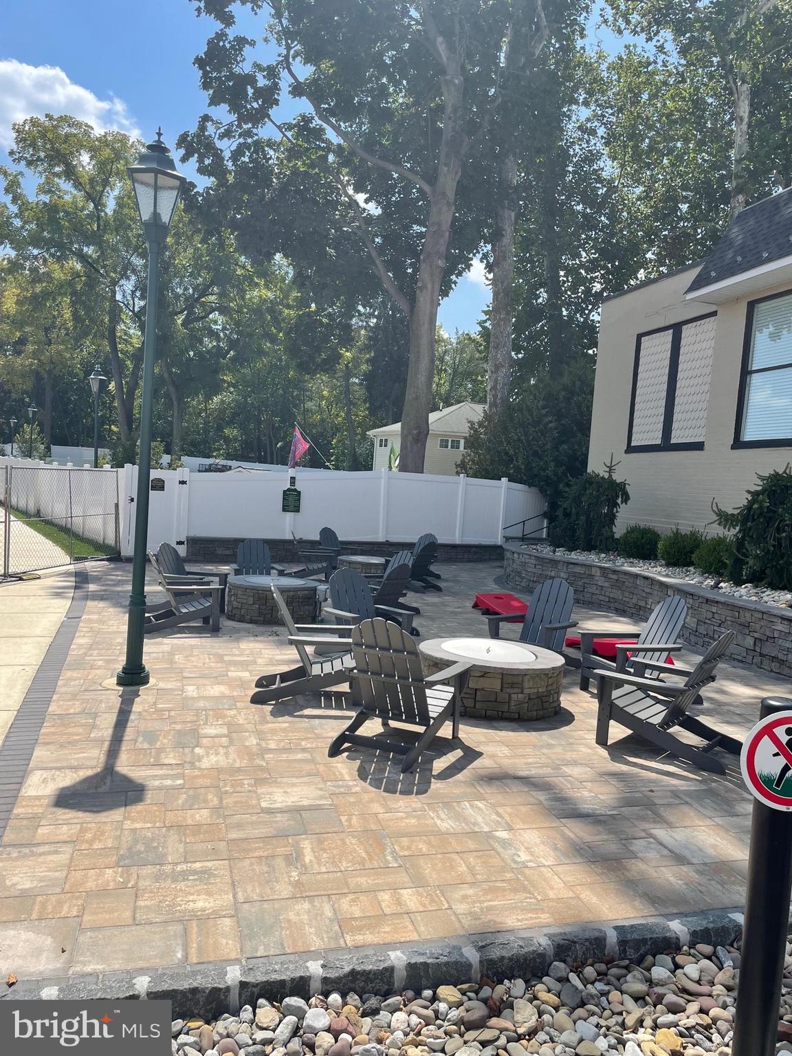 VICTORIAN VILLAGE - Residential Lease