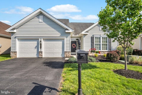 Condo For Sale - 107 Loyal Drive Dr<br/> Cumberland County, MECHANICSBURG, PA 17050