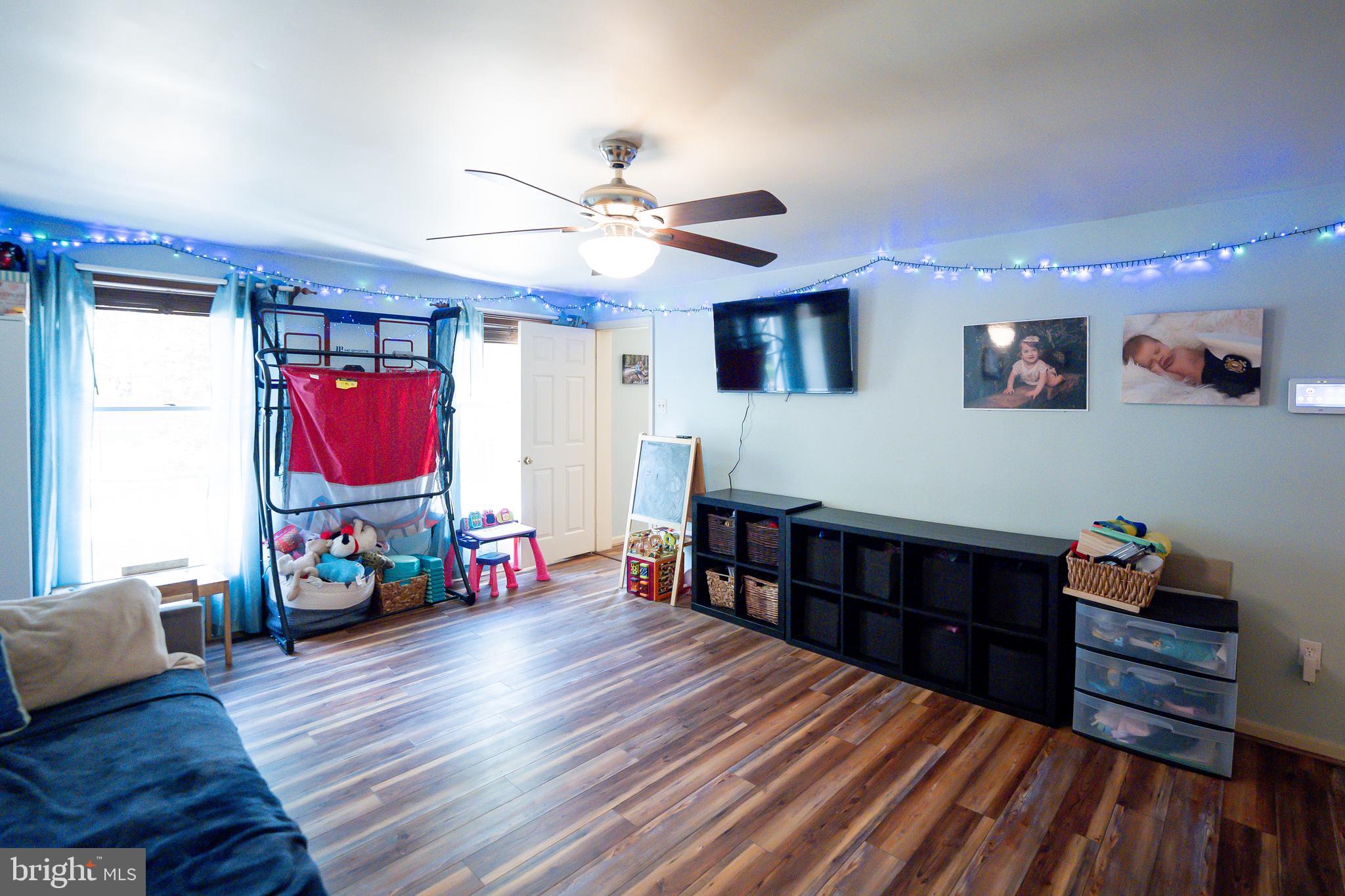 427 VALLEYWOOD DRIVE