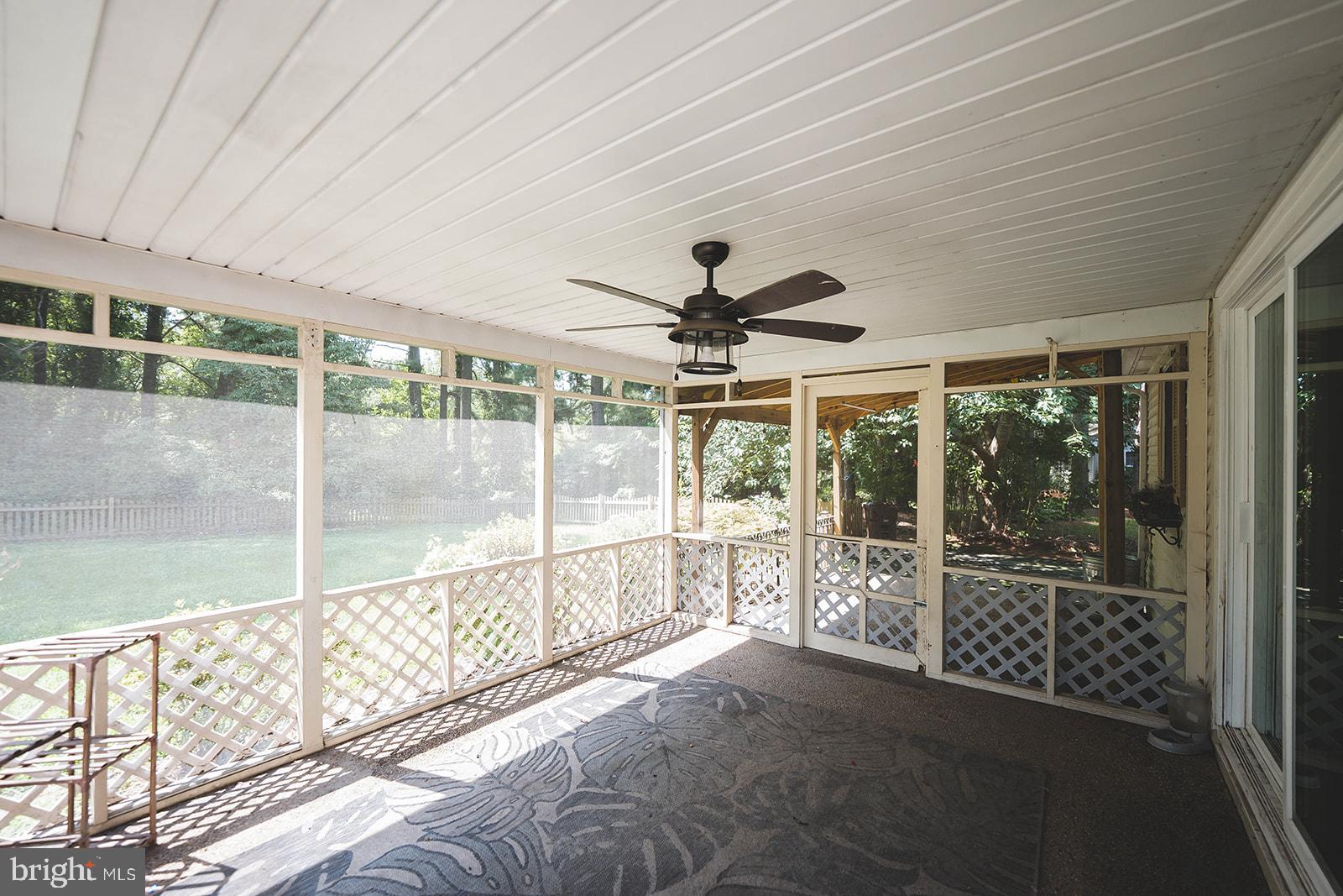 427 VALLEYWOOD DRIVE