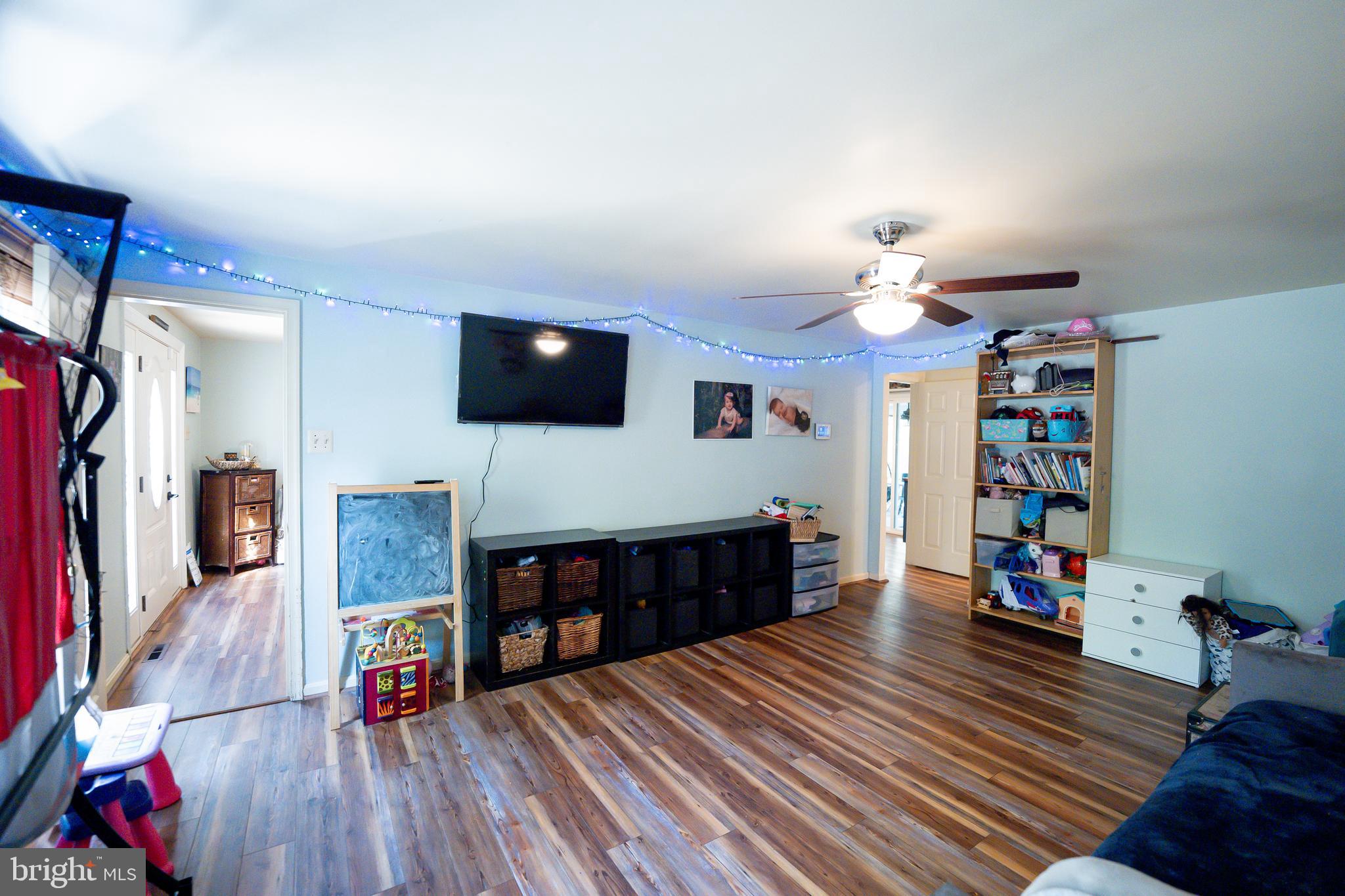 427 VALLEYWOOD DRIVE