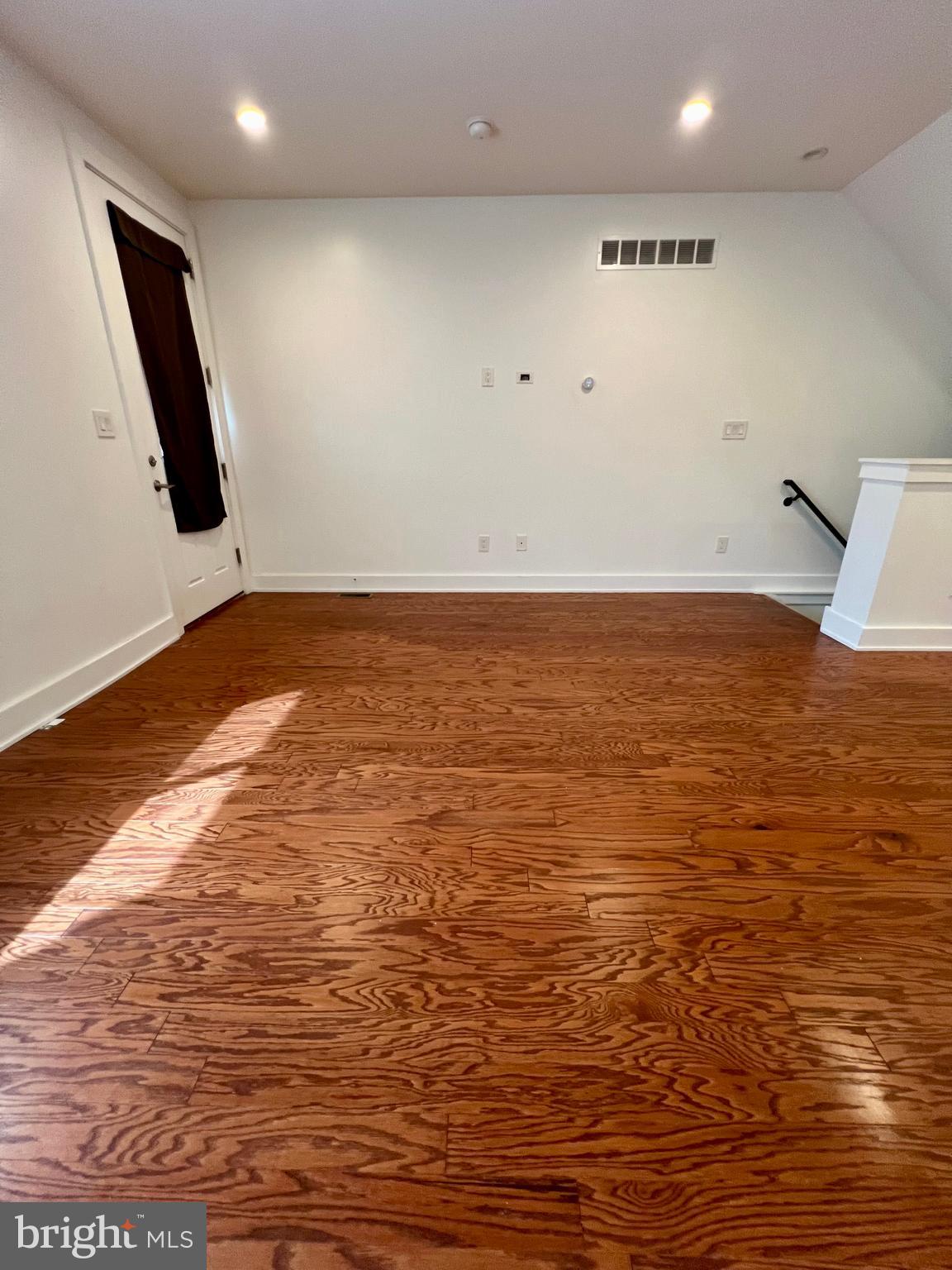 EAST KENSINGTON - Residential Lease