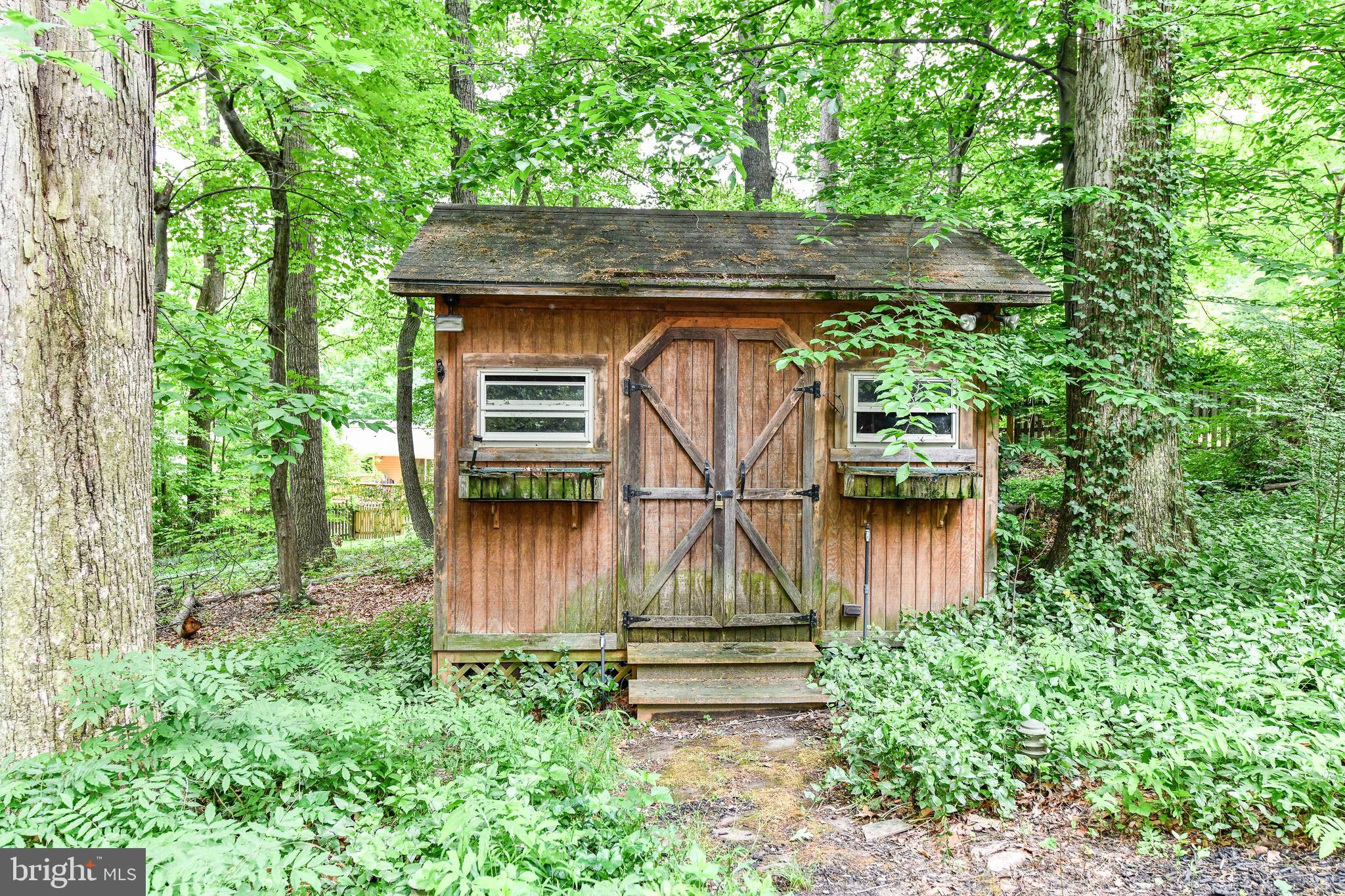 KINGS PARK WEST - Residential Lease