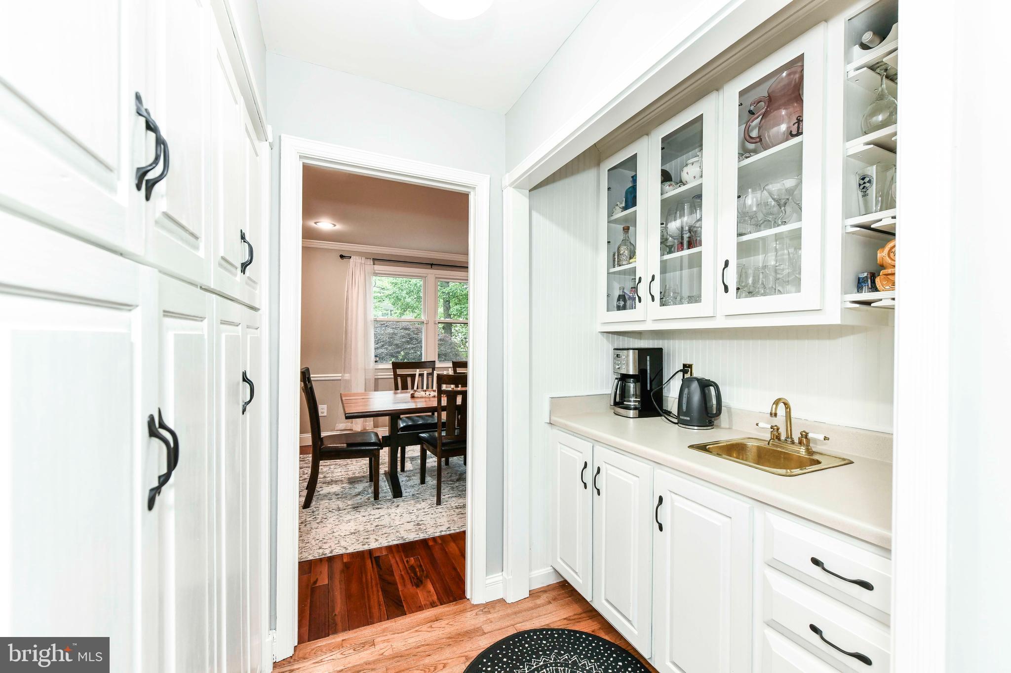 KINGS PARK WEST - Residential Lease