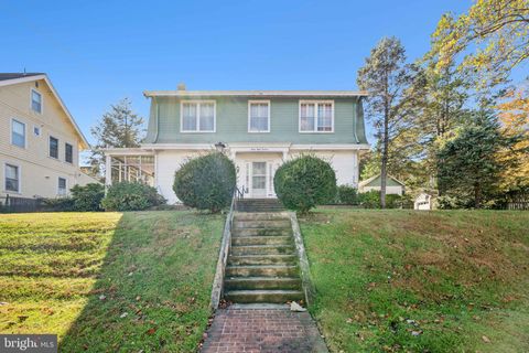 Photo of 3814 Kanawha Street NW, WASHINGTON, DC 20015 (MLS # DCDC2228092)