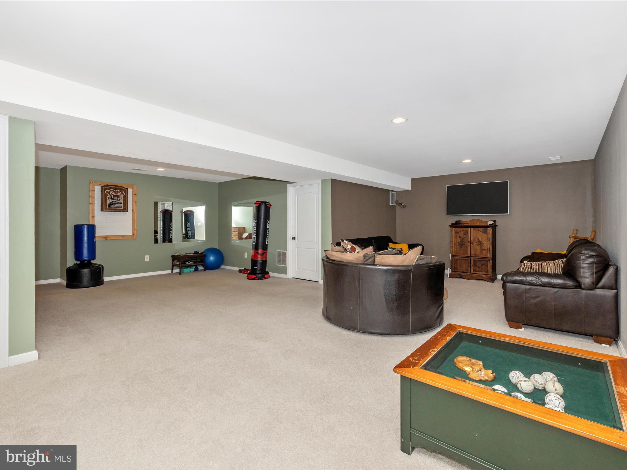 GALYN MANOR - Residential