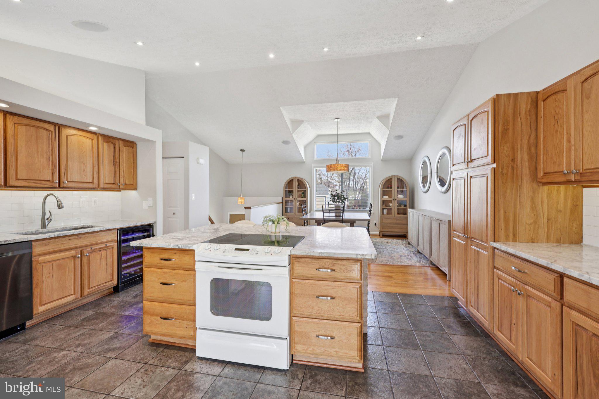 DOMINION VIEW - Residential