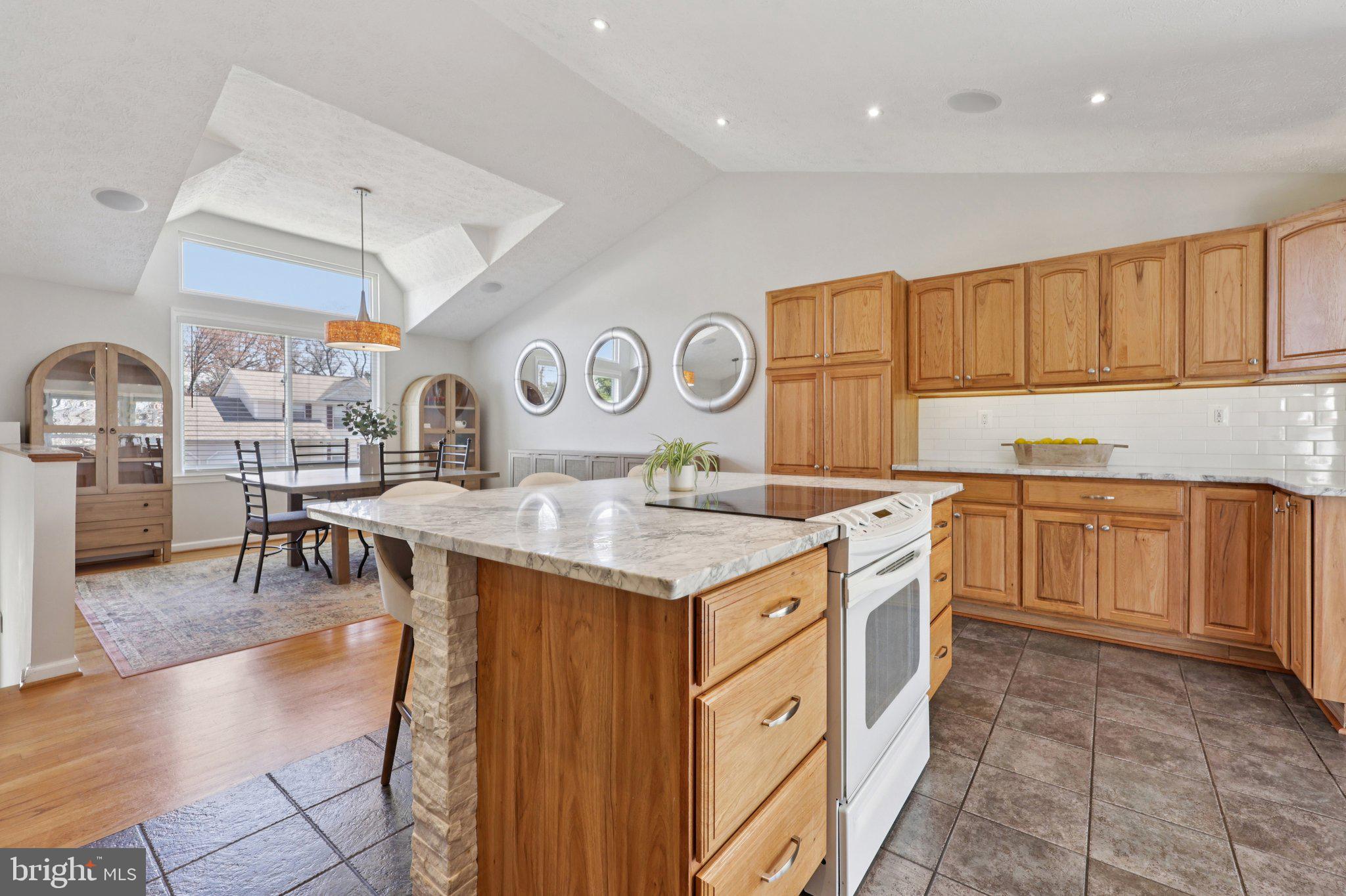 DOMINION VIEW - Residential