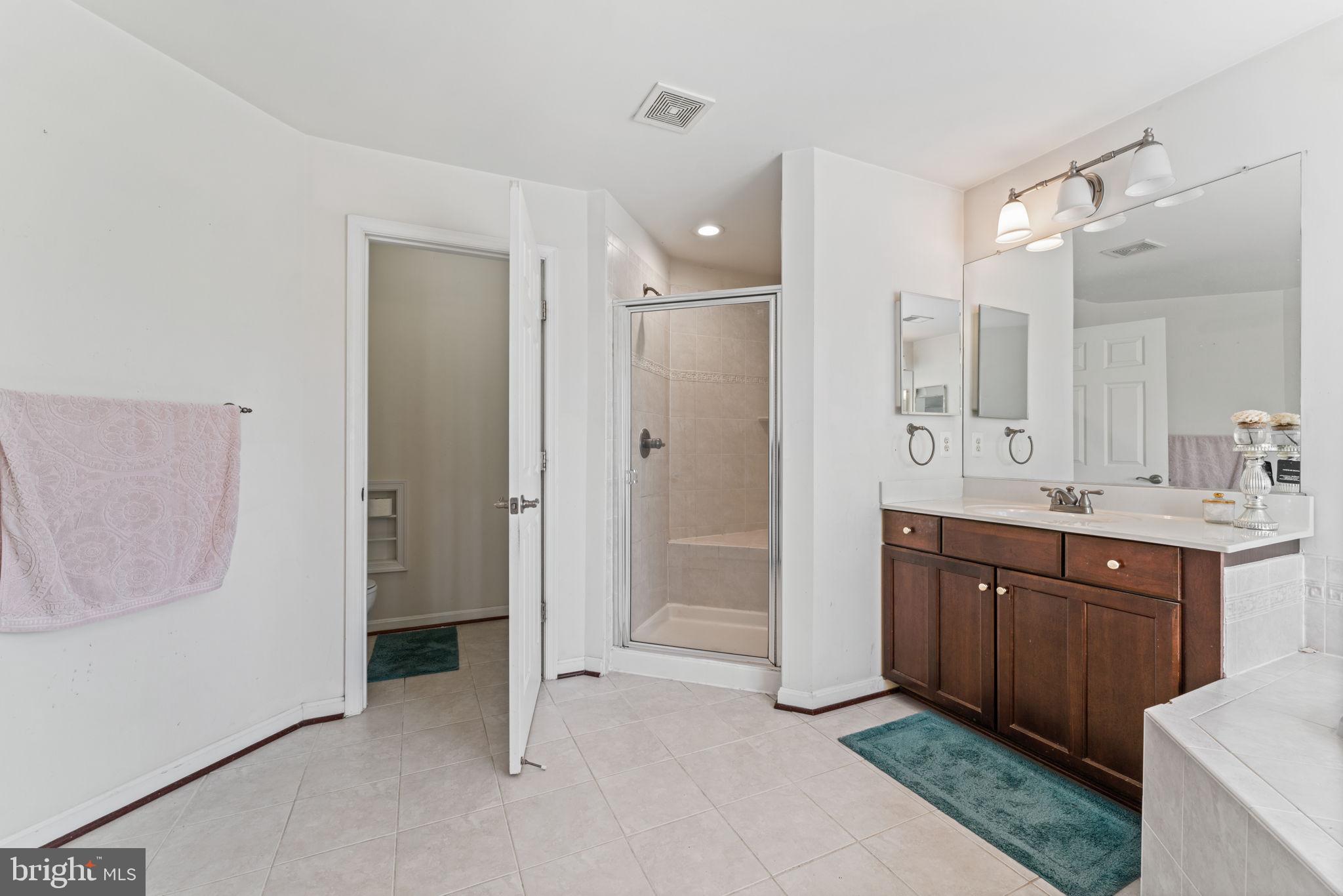 PIEDMONT MEWS - Residential