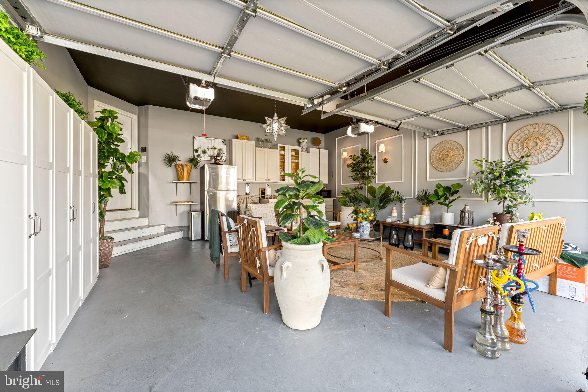 PIEDMONT MEWS - Residential