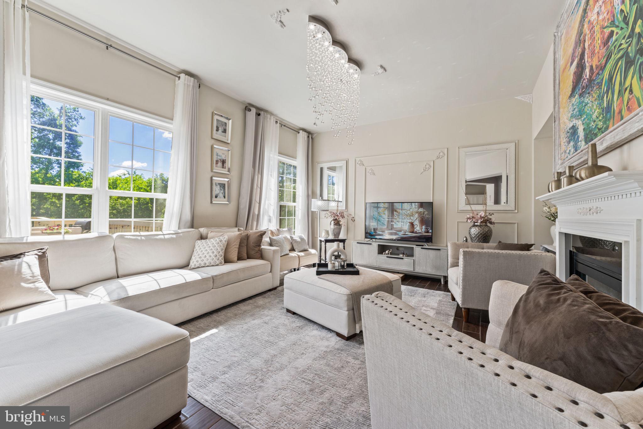 PIEDMONT MEWS - Residential