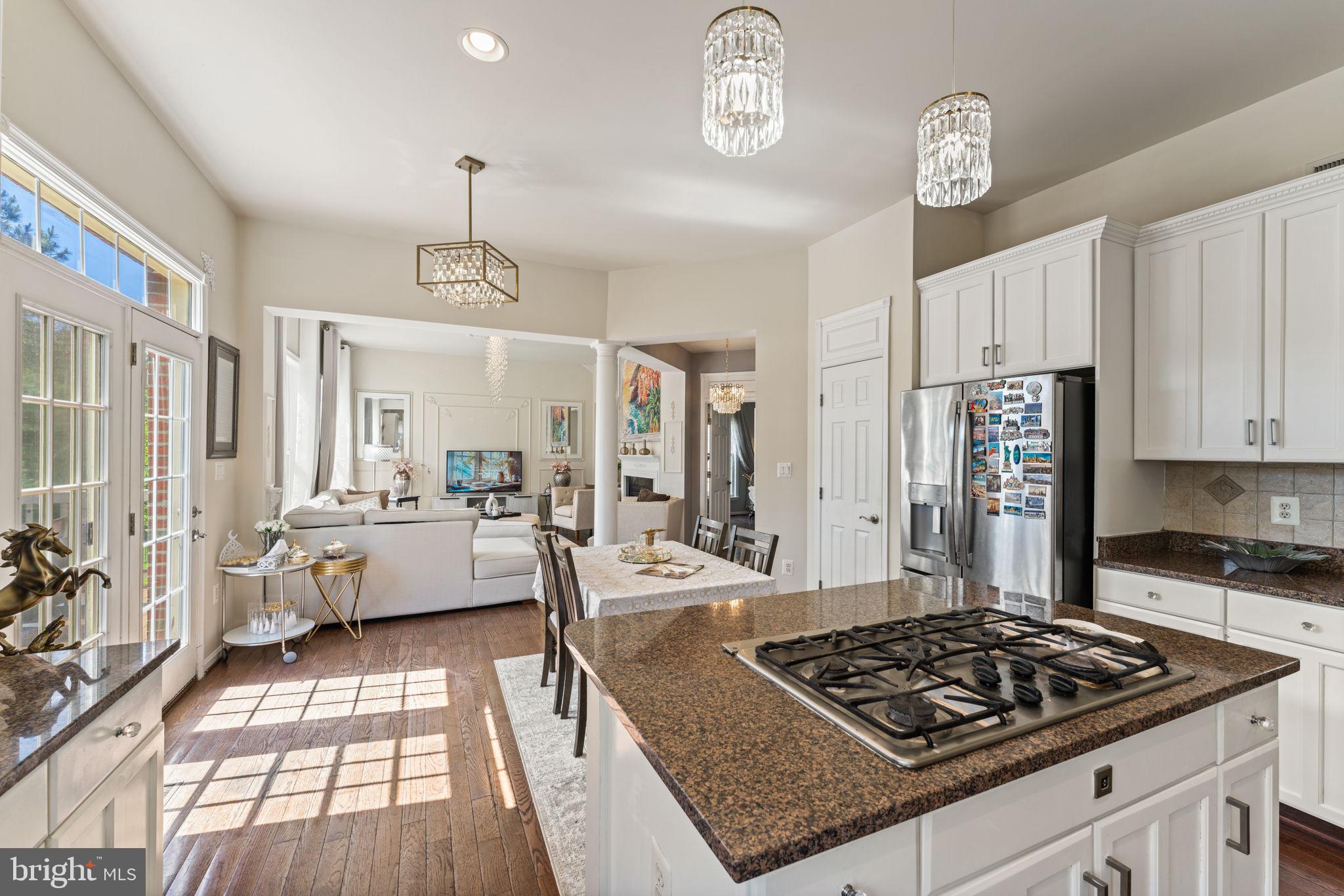 PIEDMONT MEWS - Residential