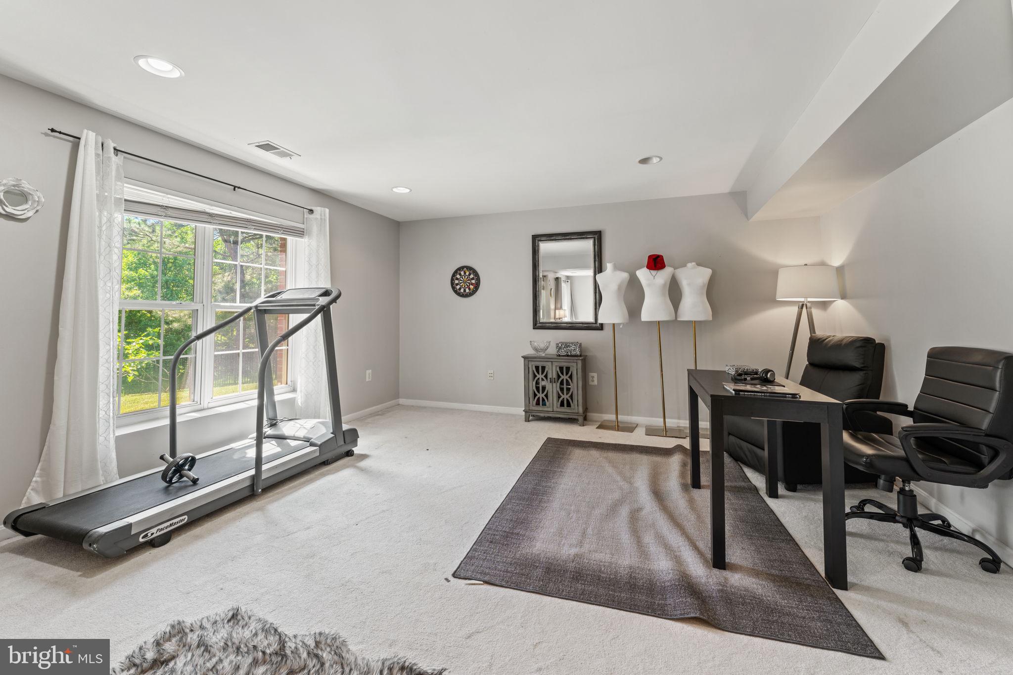 PIEDMONT MEWS - Residential