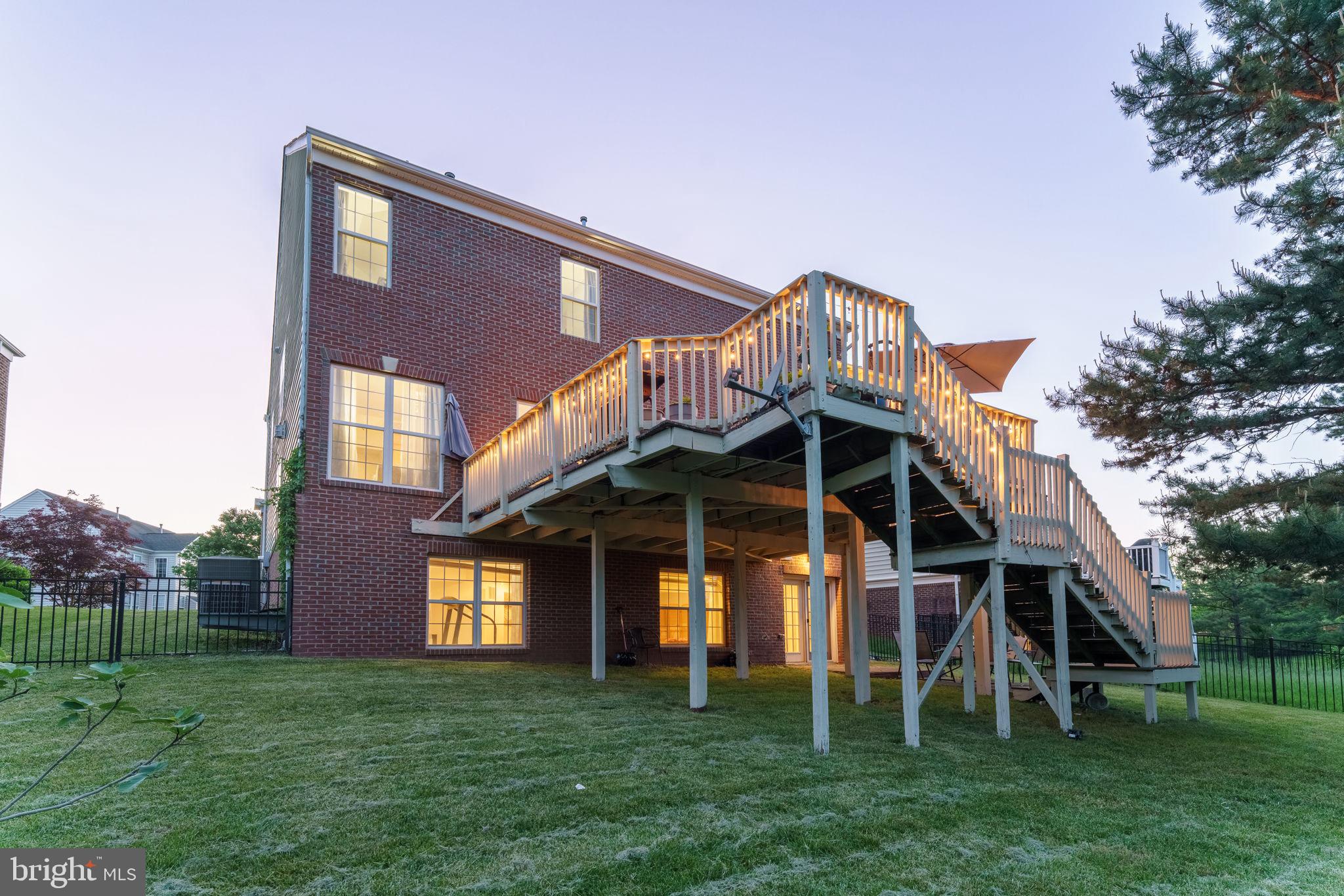 PIEDMONT MEWS - Residential