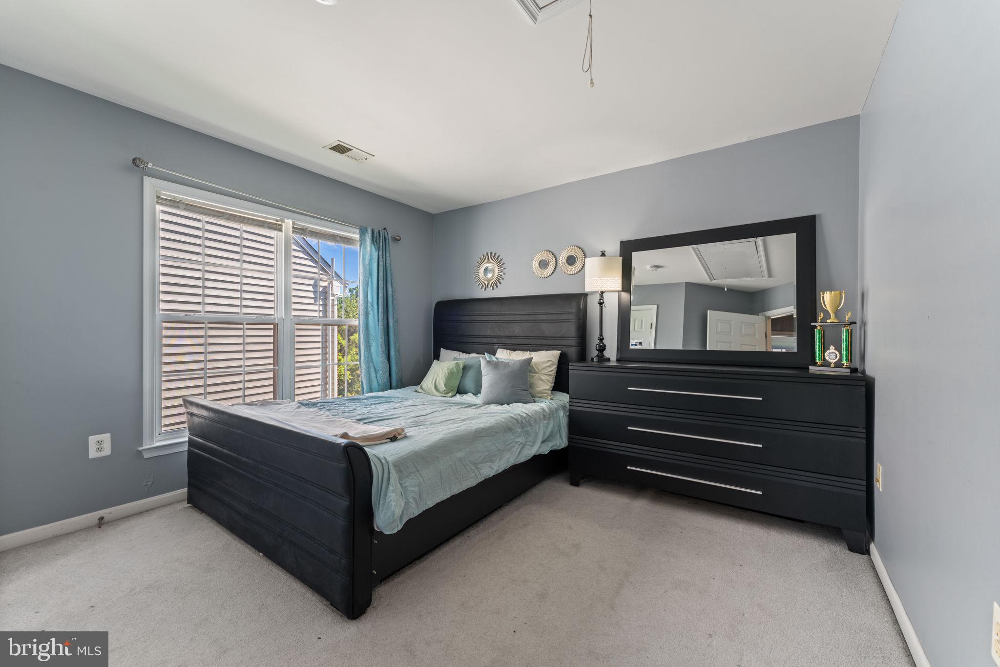 PIEDMONT MEWS - Residential