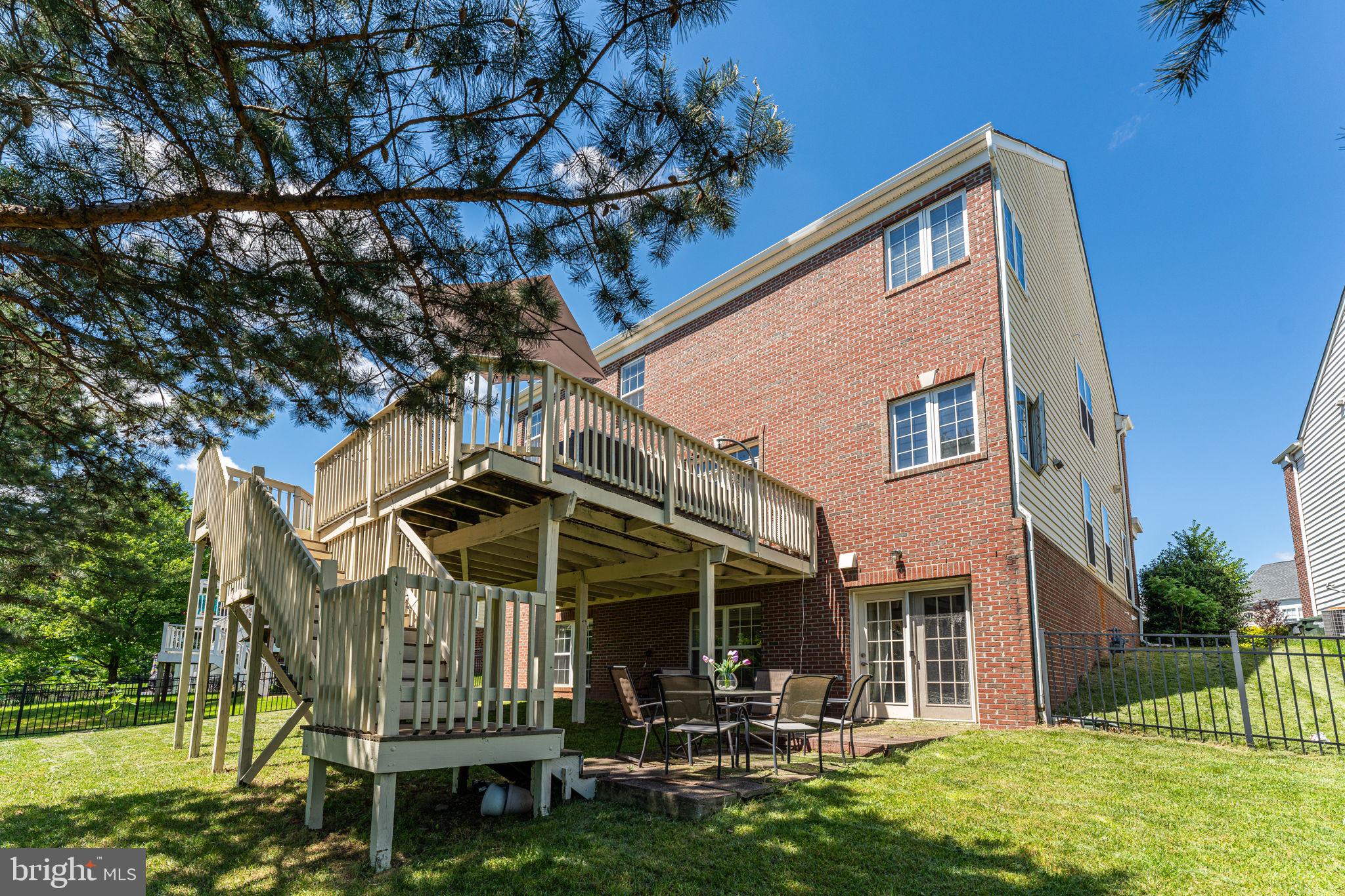 PIEDMONT MEWS - Residential