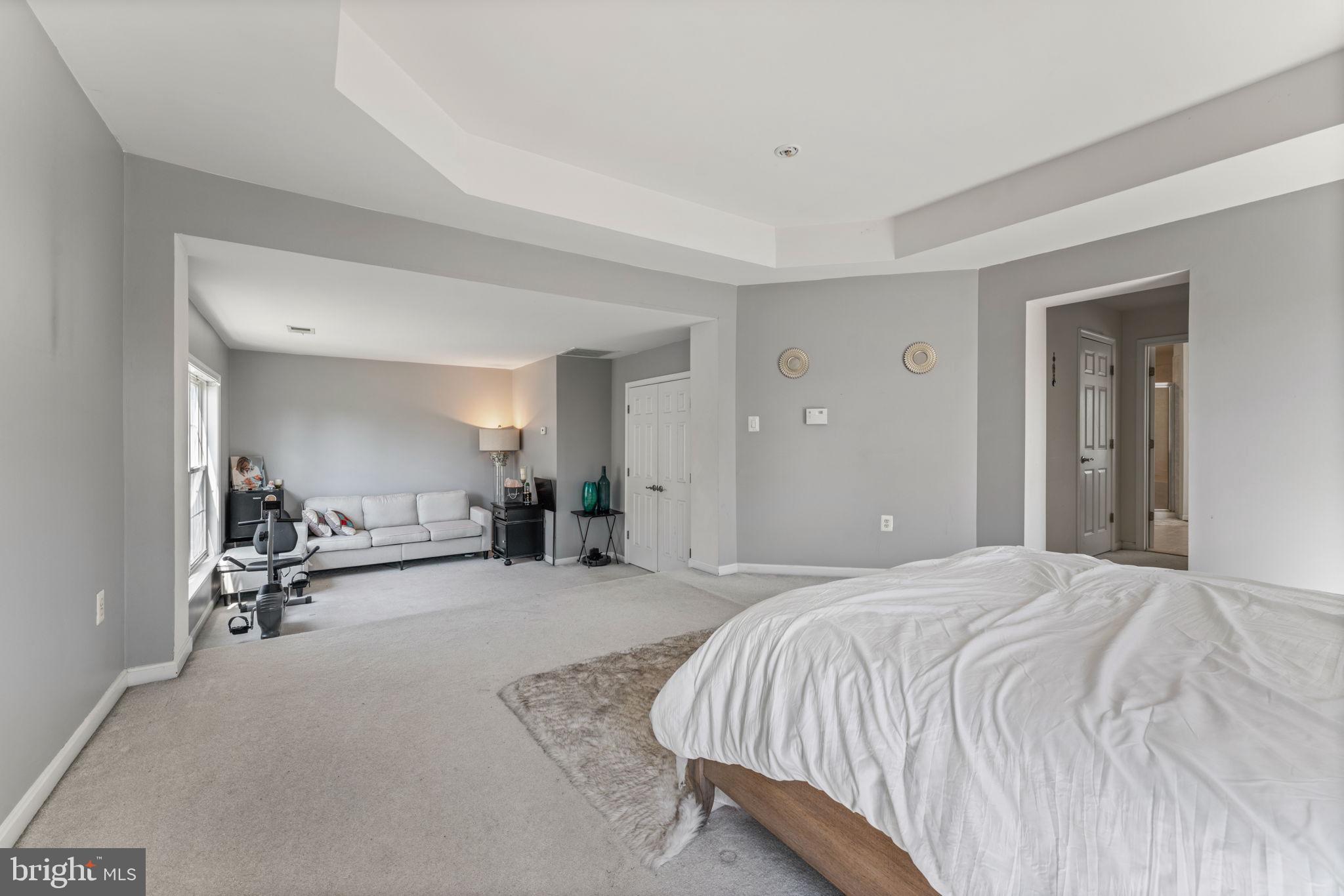 PIEDMONT MEWS - Residential