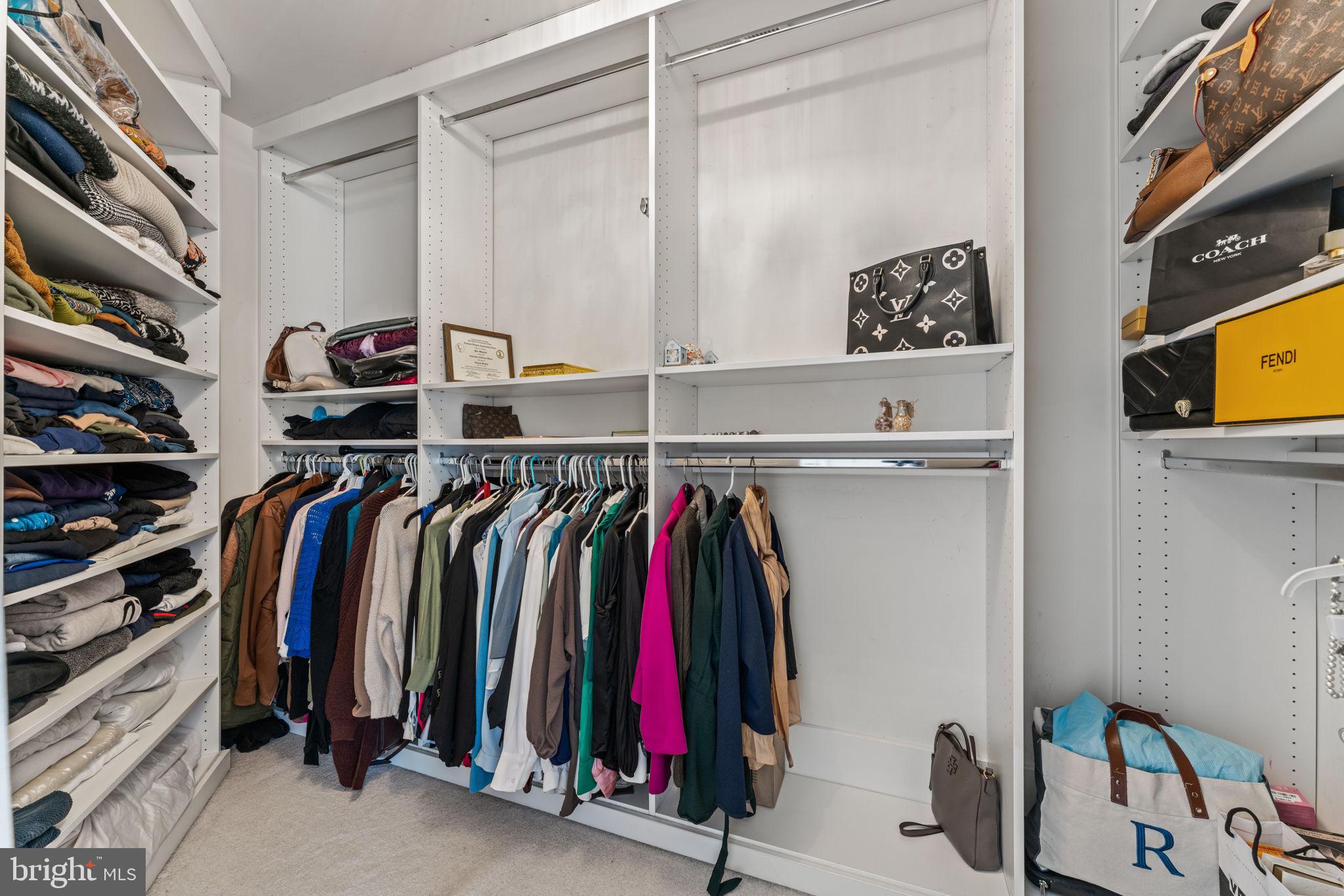 PIEDMONT MEWS - Residential