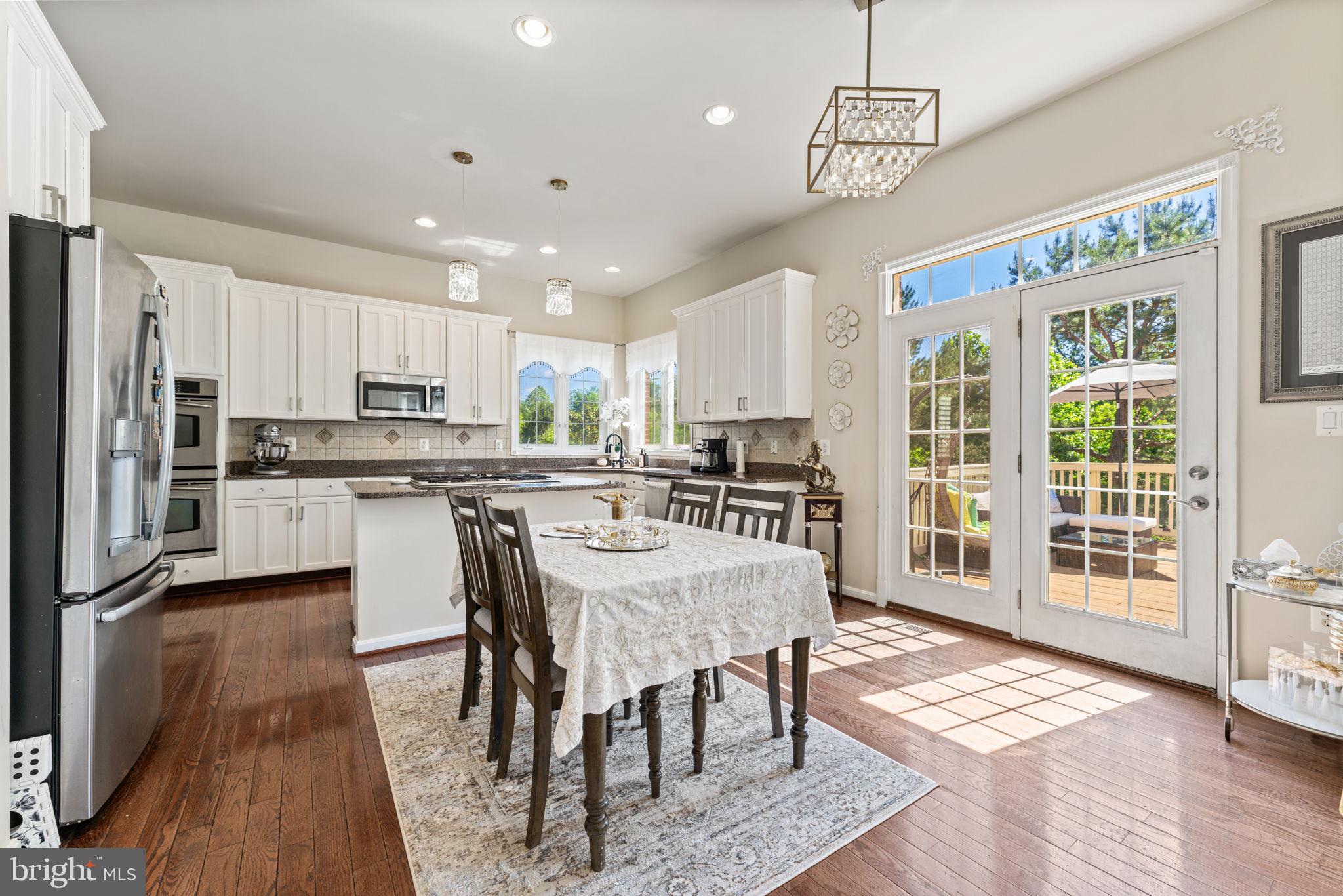 PIEDMONT MEWS - Residential