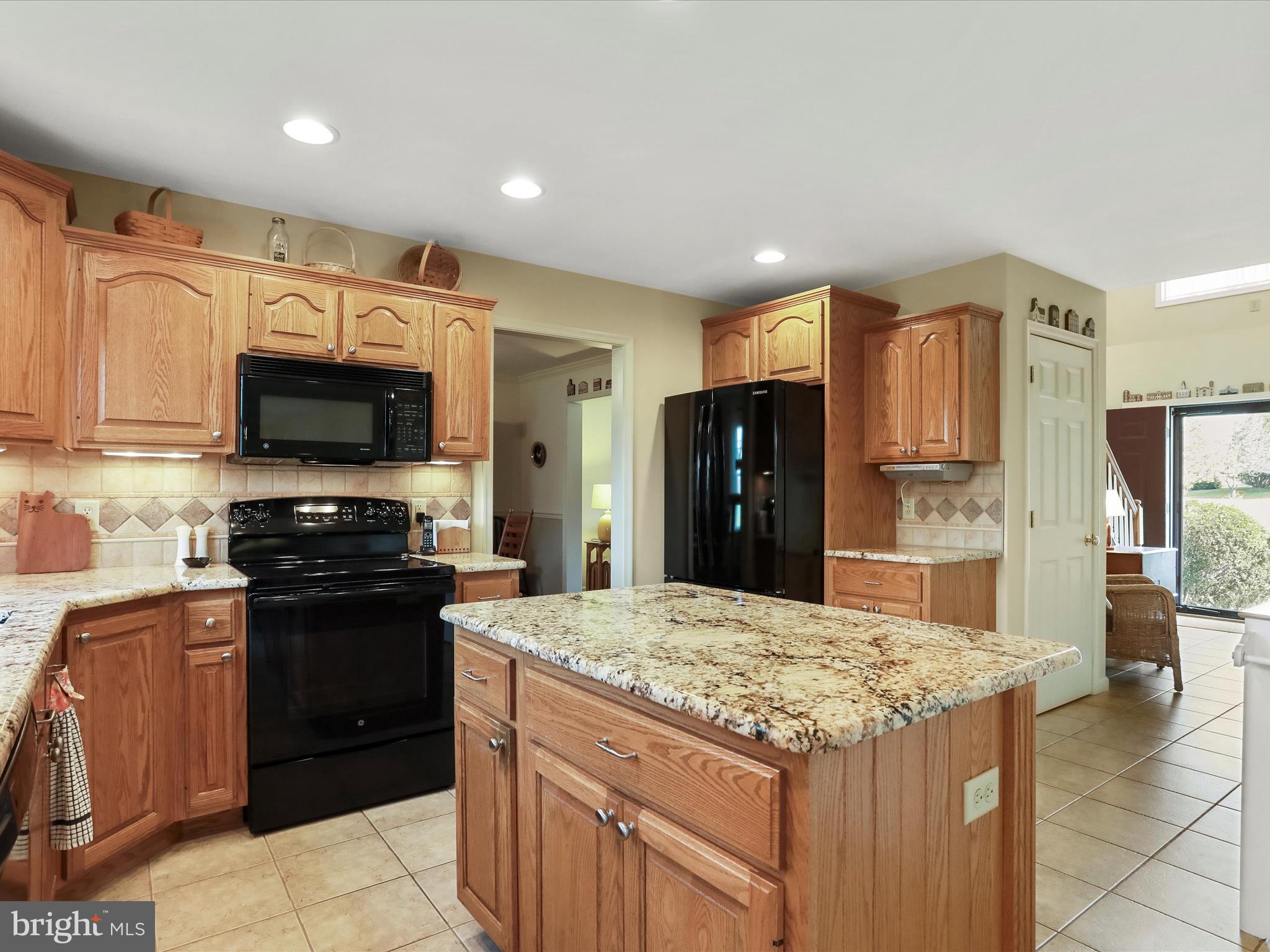 HUNTERS CHASE - Residential