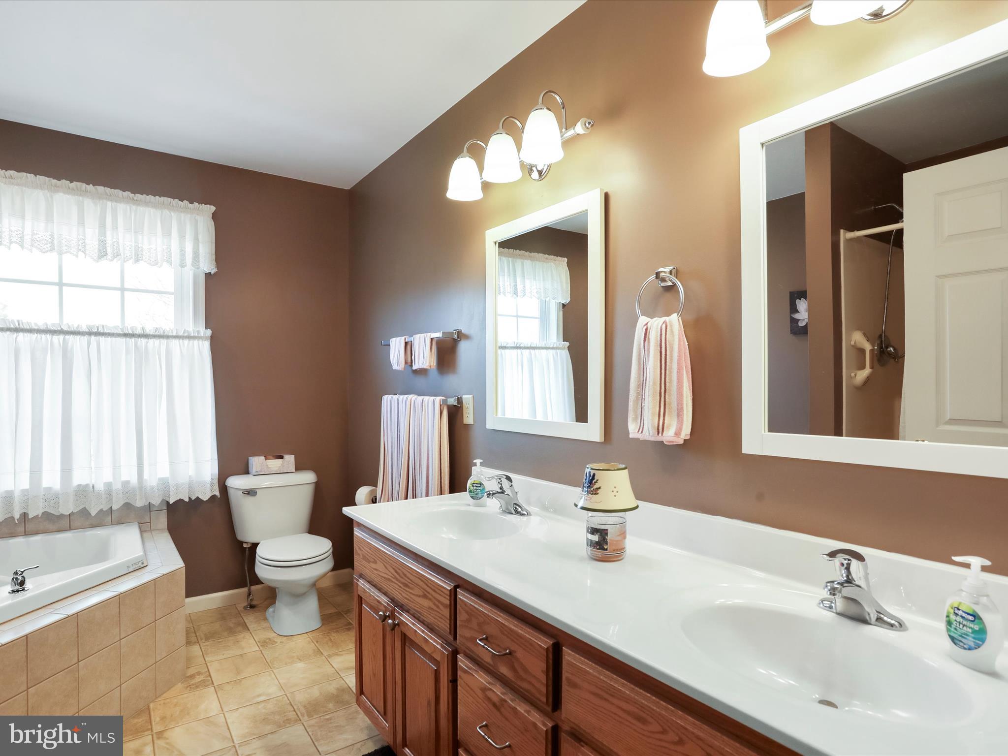 HUNTERS CHASE - Residential