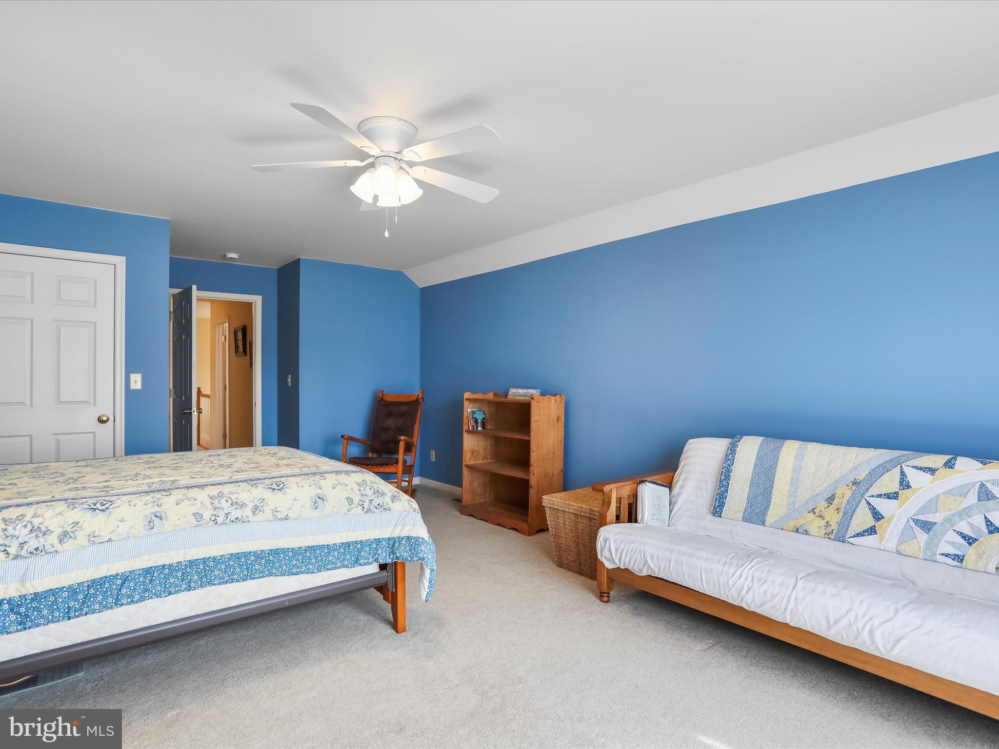 HUNTERS CHASE - Residential