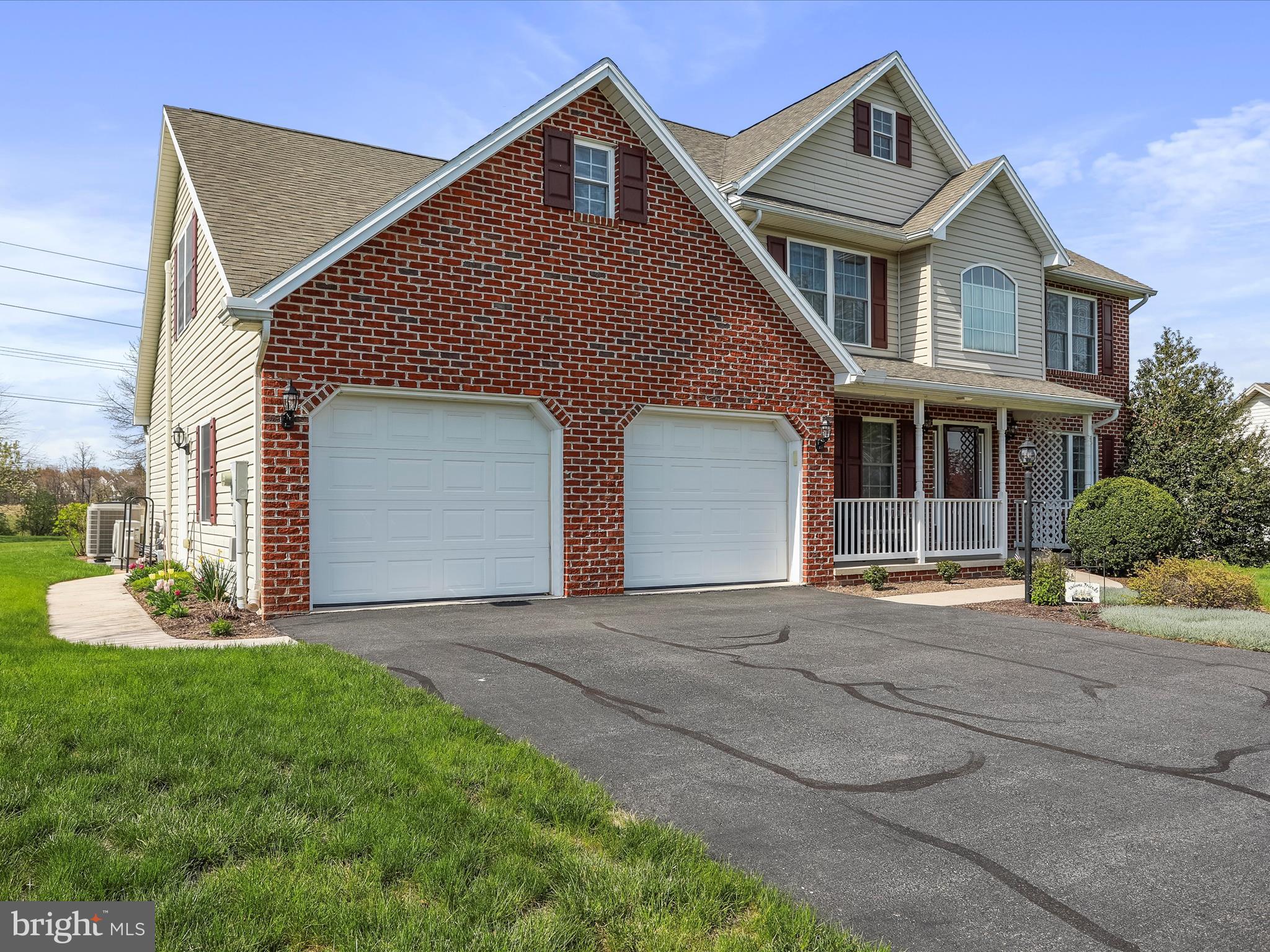 HUNTERS CHASE - Residential