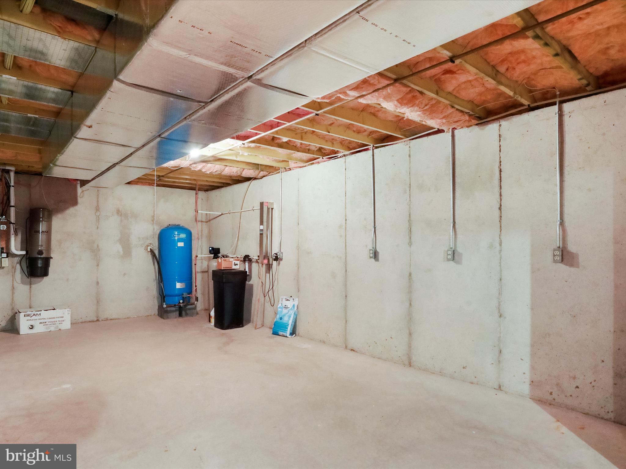 HUNTERS CHASE - Residential