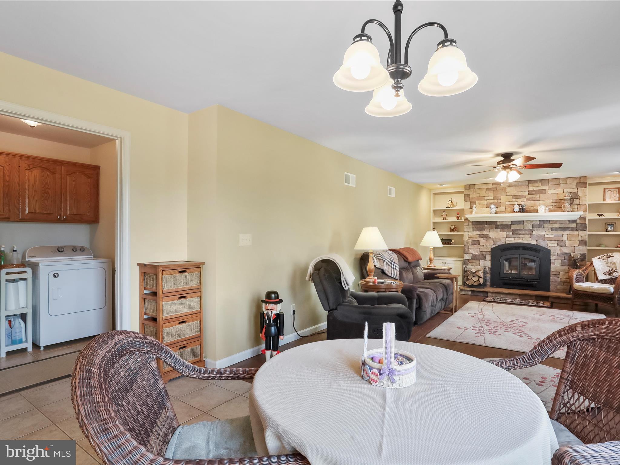 HUNTERS CHASE - Residential