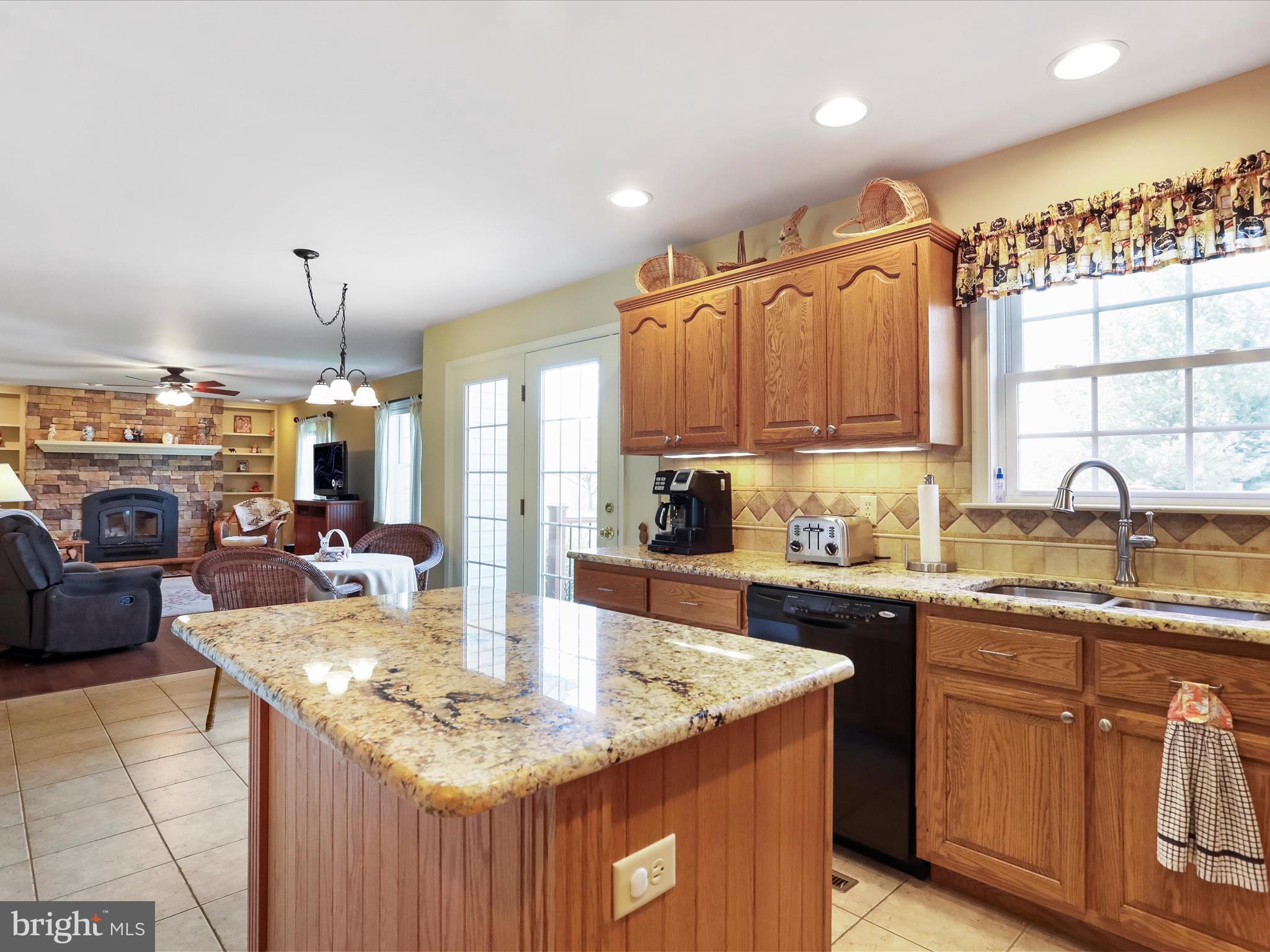 HUNTERS CHASE - Residential