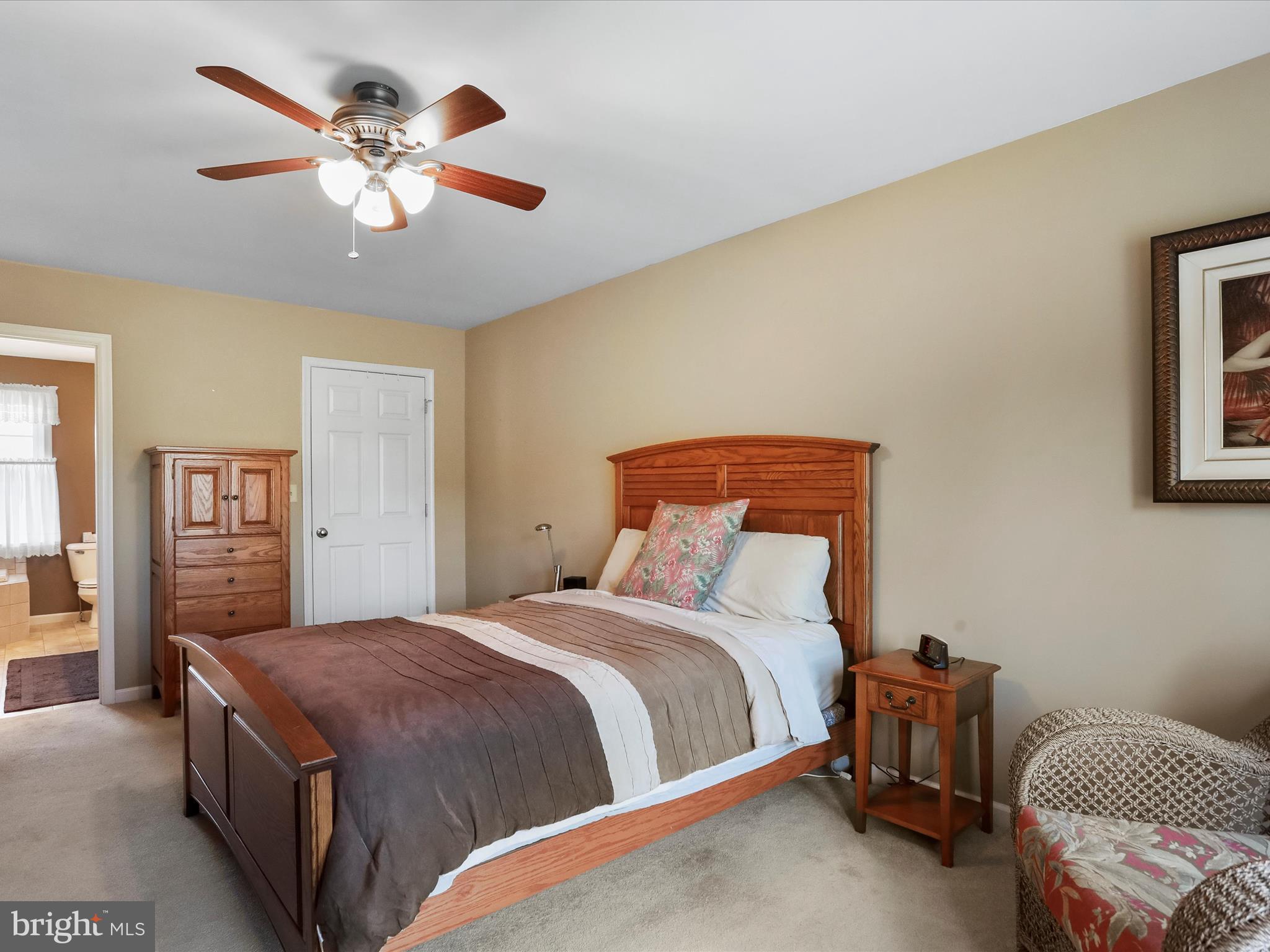 HUNTERS CHASE - Residential