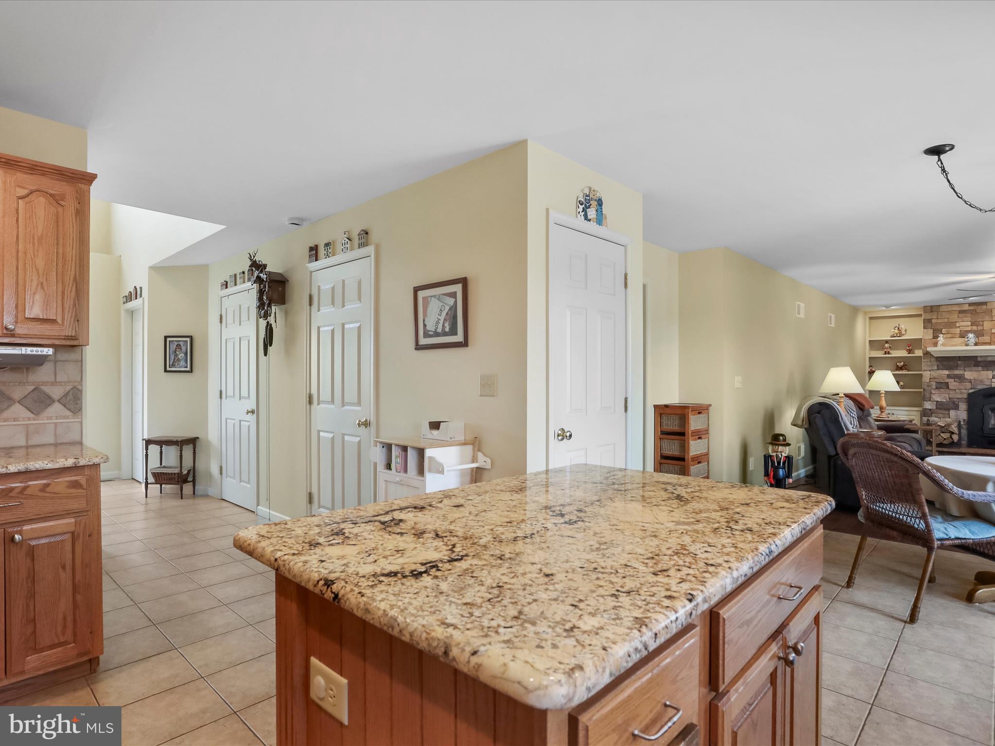 HUNTERS CHASE - Residential