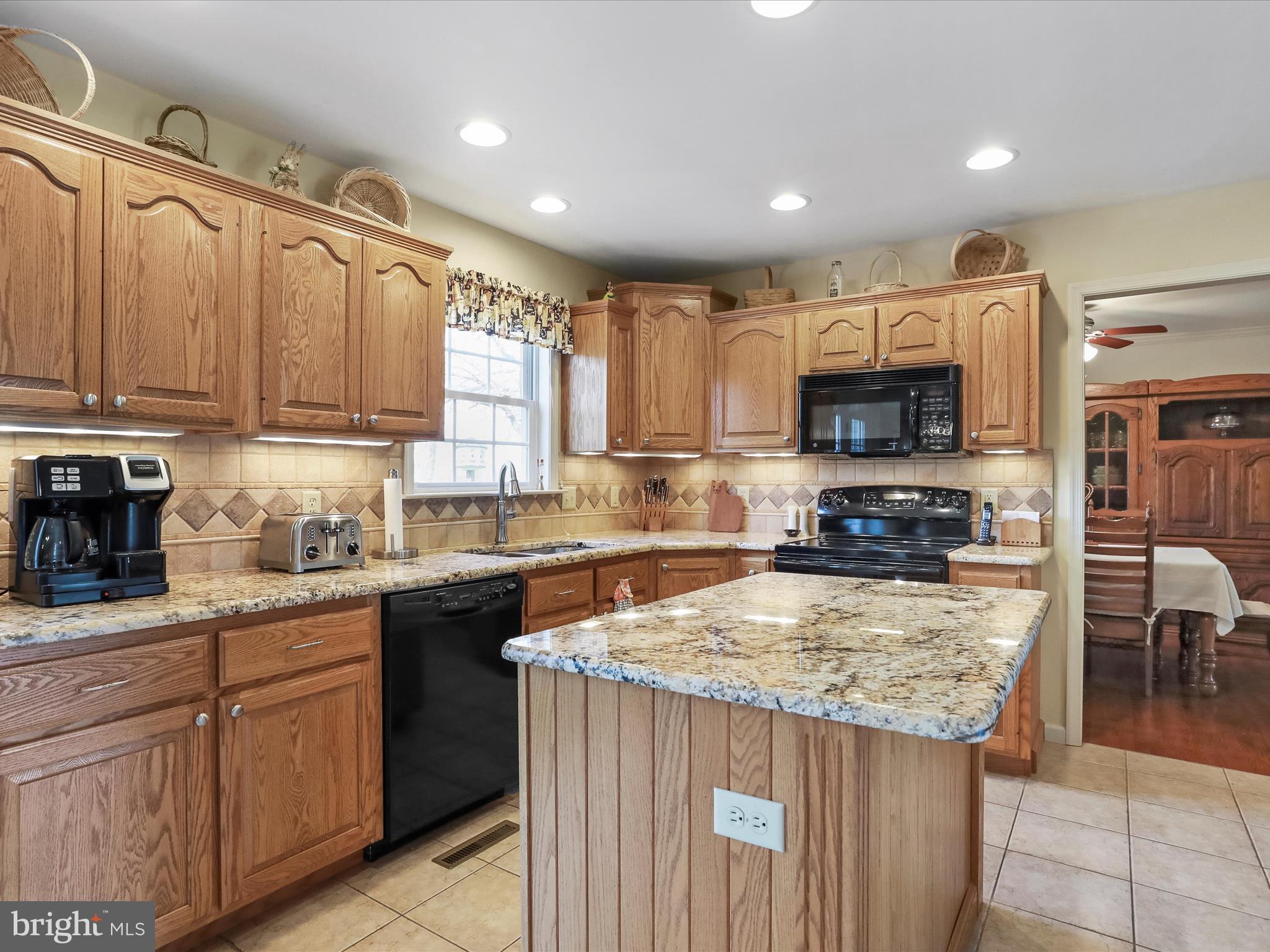 HUNTERS CHASE - Residential