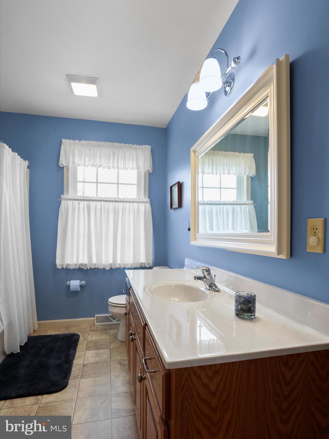 HUNTERS CHASE - Residential