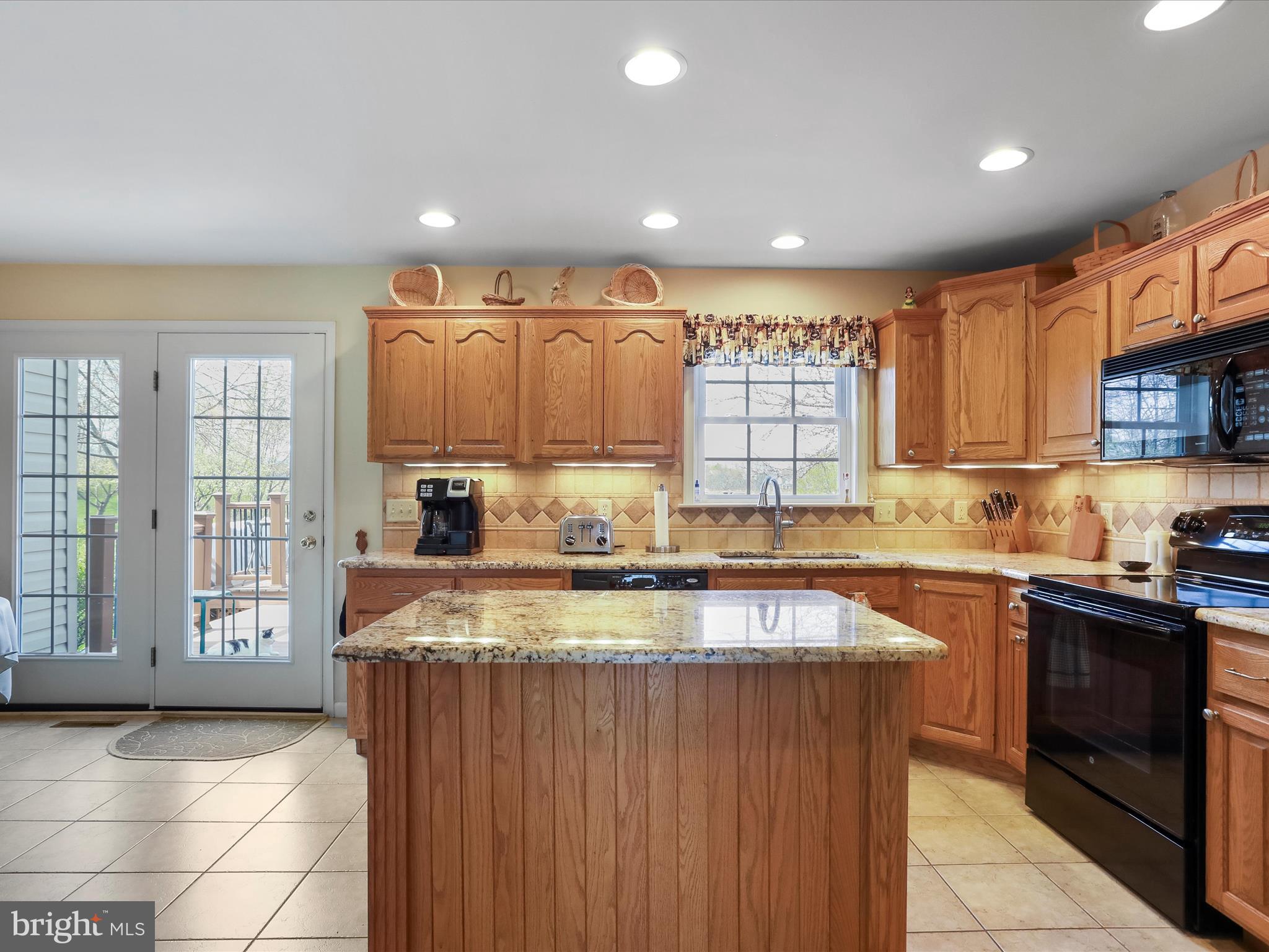 HUNTERS CHASE - Residential