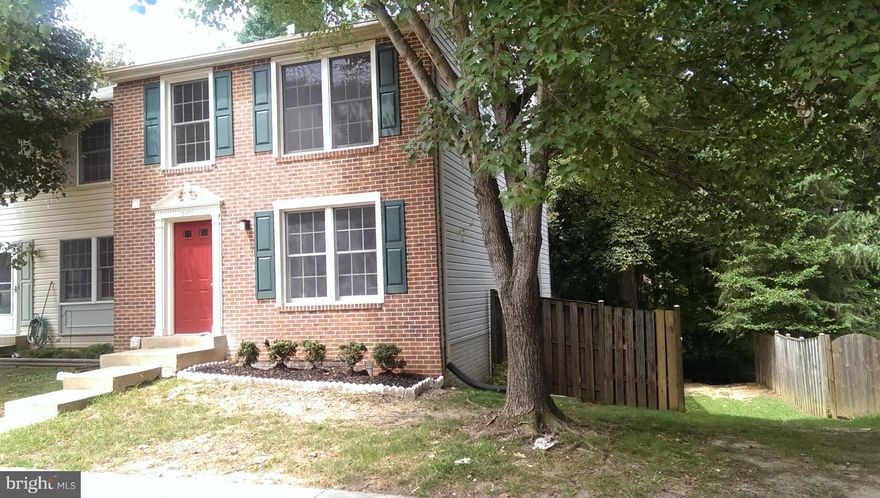 Nice 3 Bedroom,3 Finished Levels*Brick Townhouse in a great location*Brand new Granite*Main floor with spacious living room, dining room, kitchen & half bath*Fresh paint,*walk in closet Fully Finished Walk out basement to huge fenced back yard, backs to trees*Minutes away from Quantico Marine Base, VRE, Commuter Lots, I-95,Route 1, shopping, Dinning, Schools close by.