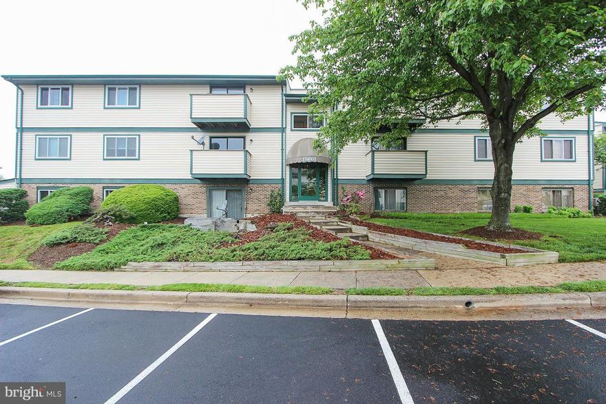 This 2BR 2BA condo has it all! Washer Dryer in unit, Master Bedroom with Bath, and Large closet space! Don't miss the open kitchen, a very nice floor plan with plenty of space for everything! Not to mention a great balcony for those sunny days when you want to sit outside! With new carpet and fresh paint, this is the perfect starter home! Make it yours today!