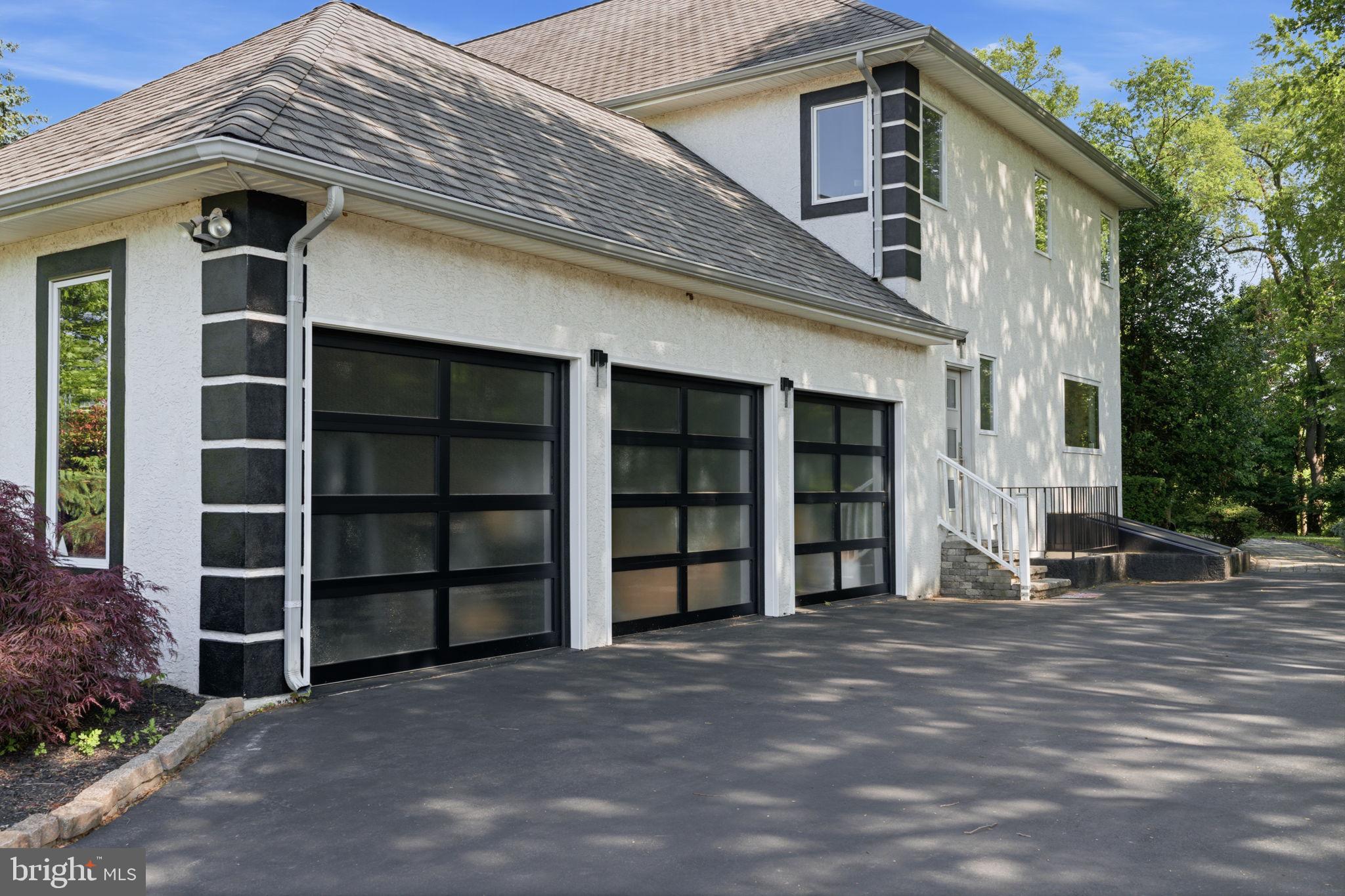 ARBOUR HILL - Residential