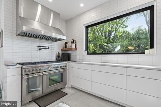 ARBOUR HILL - Residential
