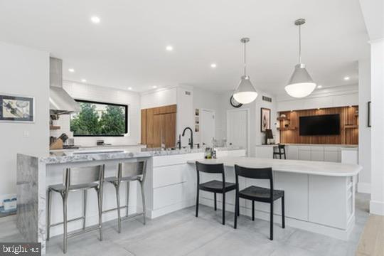 ARBOUR HILL - Residential