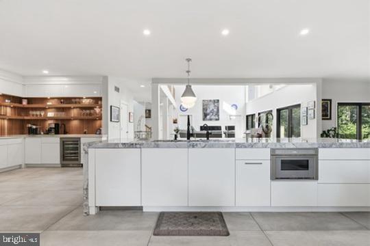 ARBOUR HILL - Residential