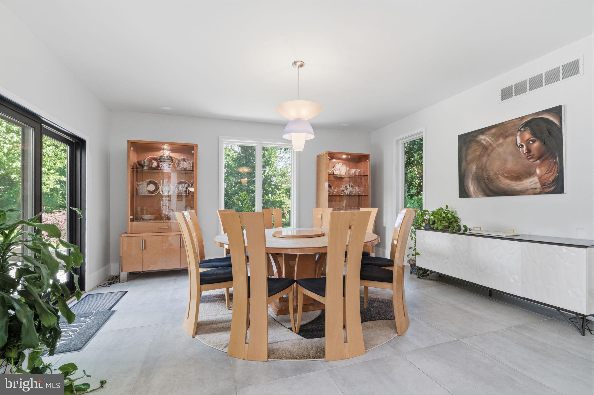 ARBOUR HILL - Residential
